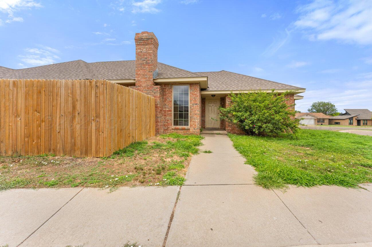 6702 Emerald Court Property Photo 2