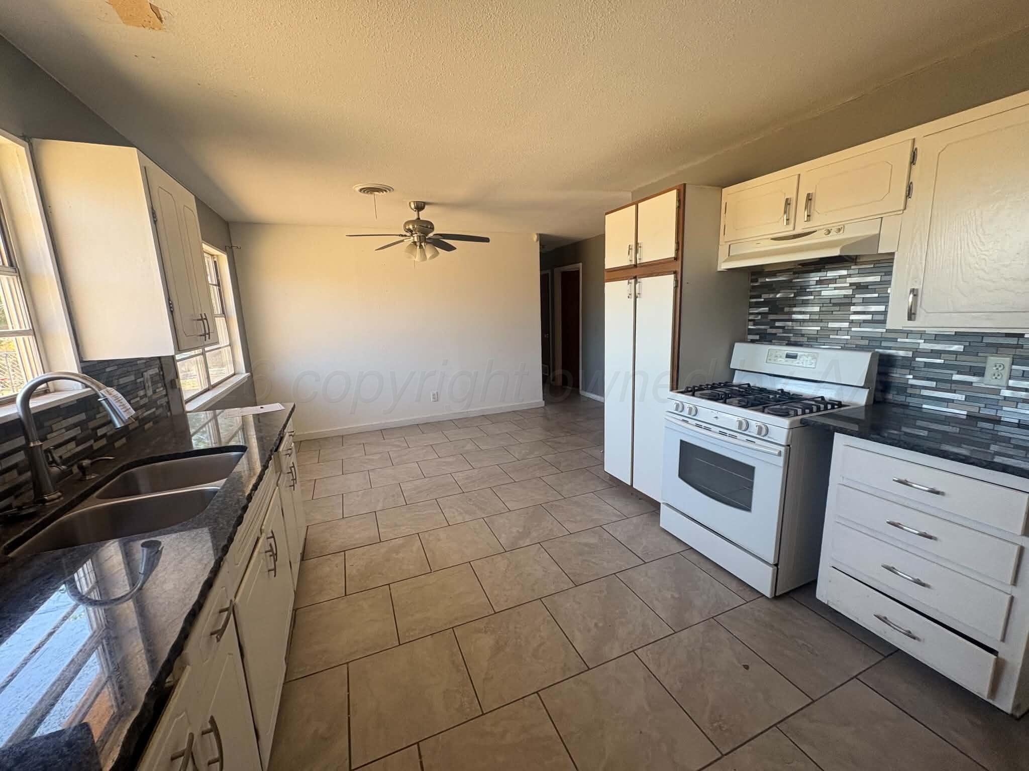 1015 Pecan Street Property Photo 6
