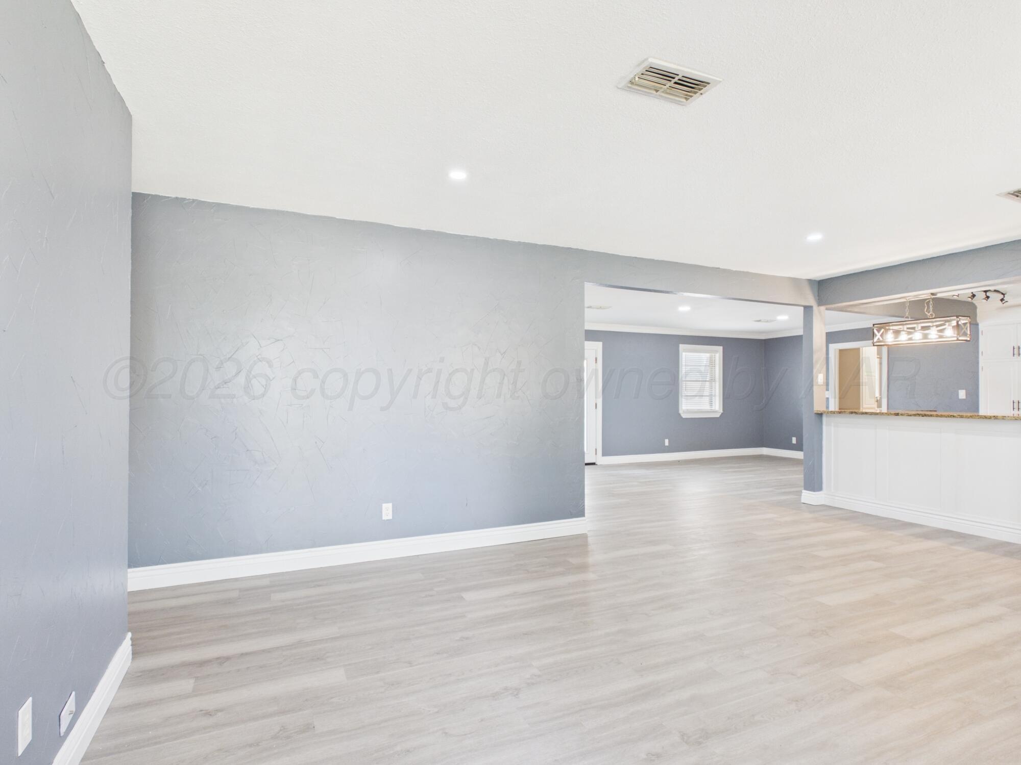 410 MILLS Avenue Property Photo 1