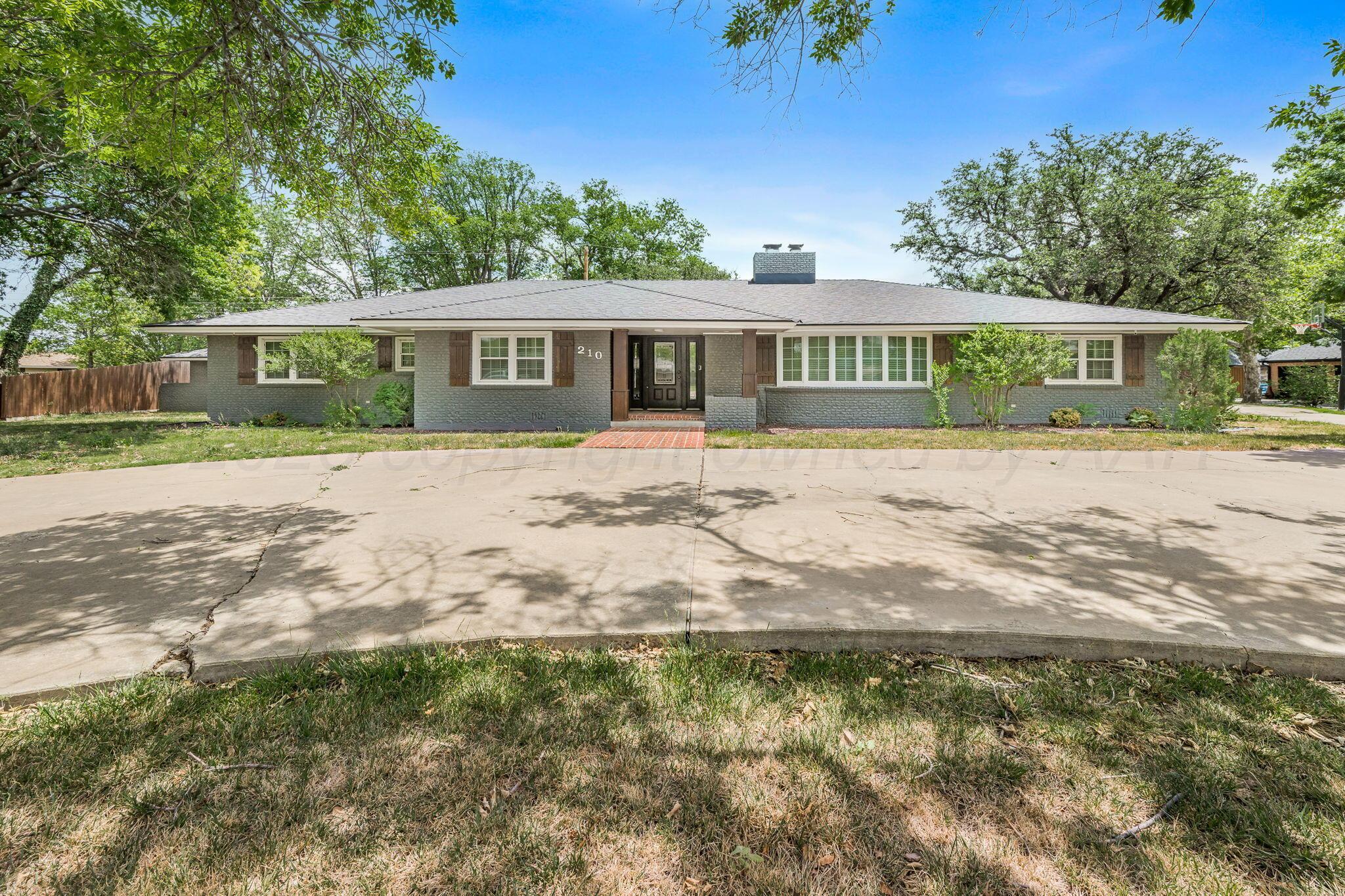210 N Texas Avenue Property Photo 2