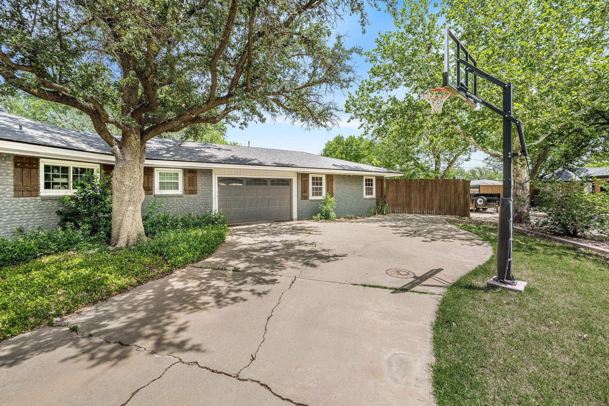 210 N Texas Avenue Property Photo 3