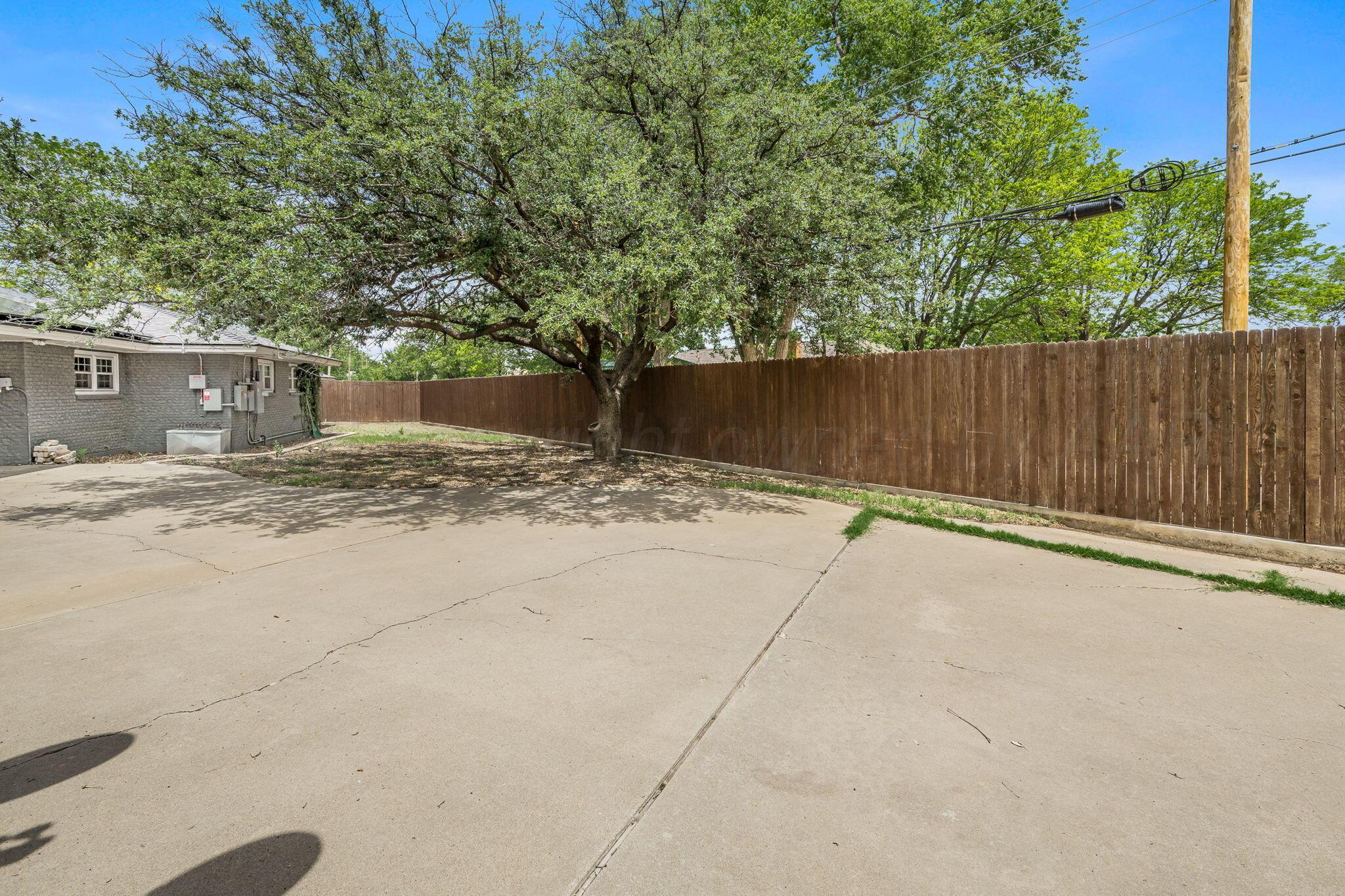 210 N Texas Avenue Property Photo 5