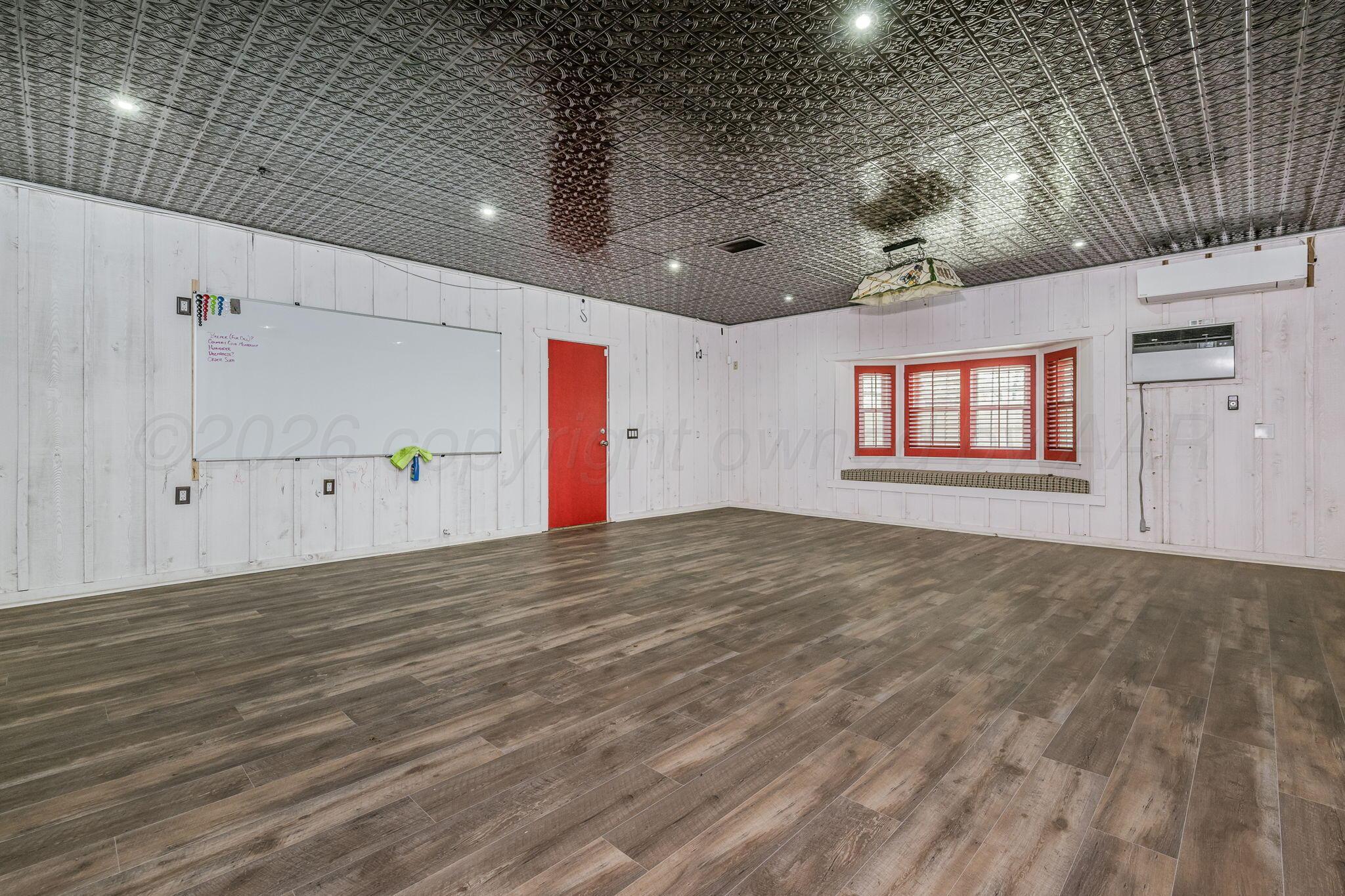 210 N Texas Avenue Property Photo 33