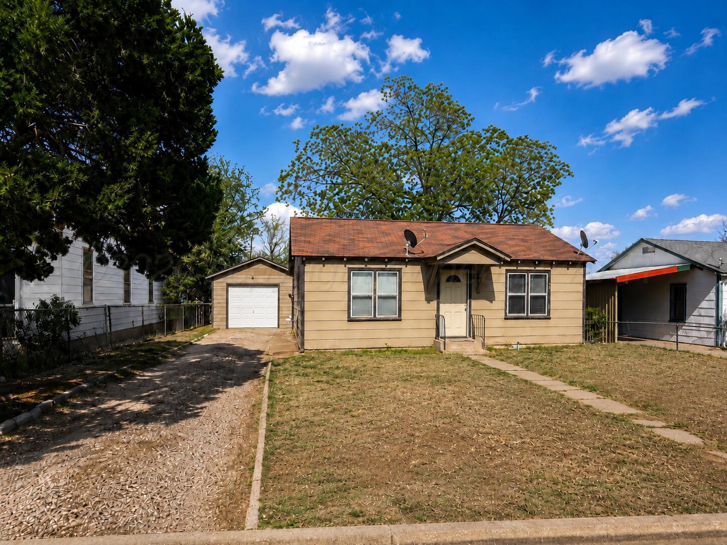 703 S BIRMINGHAM Street Property Photo 1