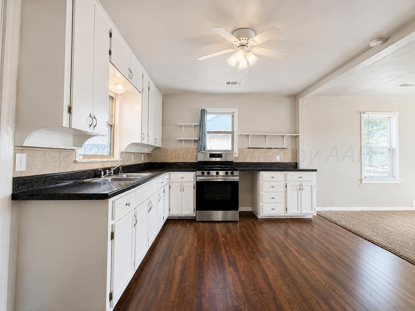 703 S Birmingham Street Property Photo 4