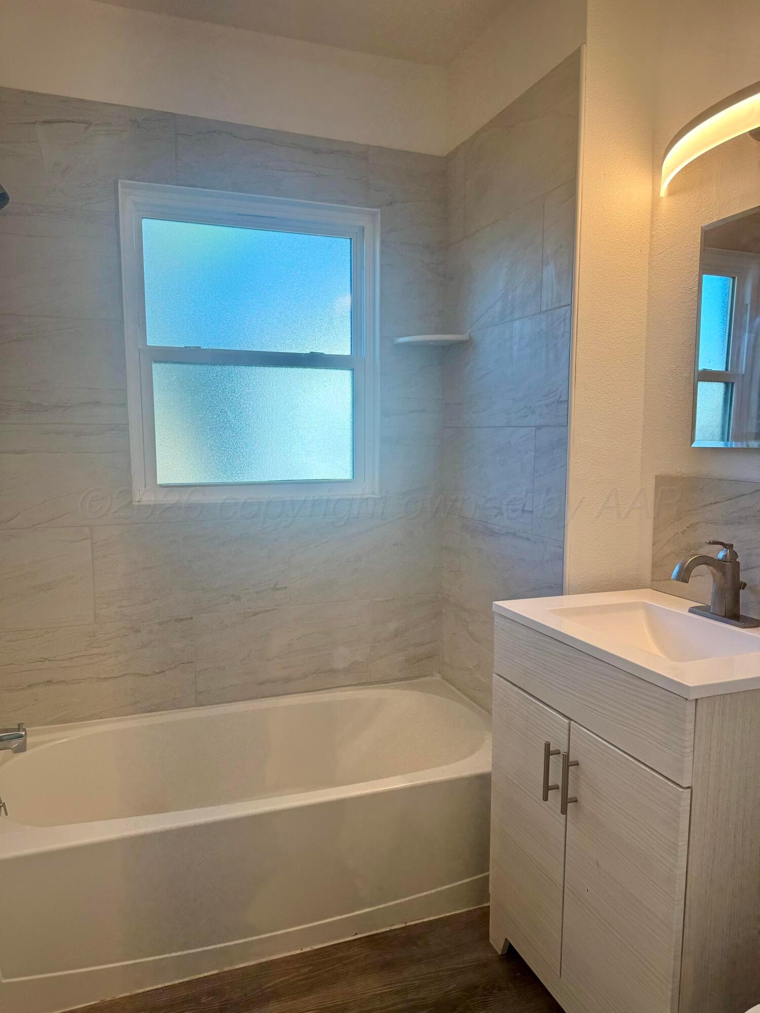 400 S Madden Street Property Photo 3