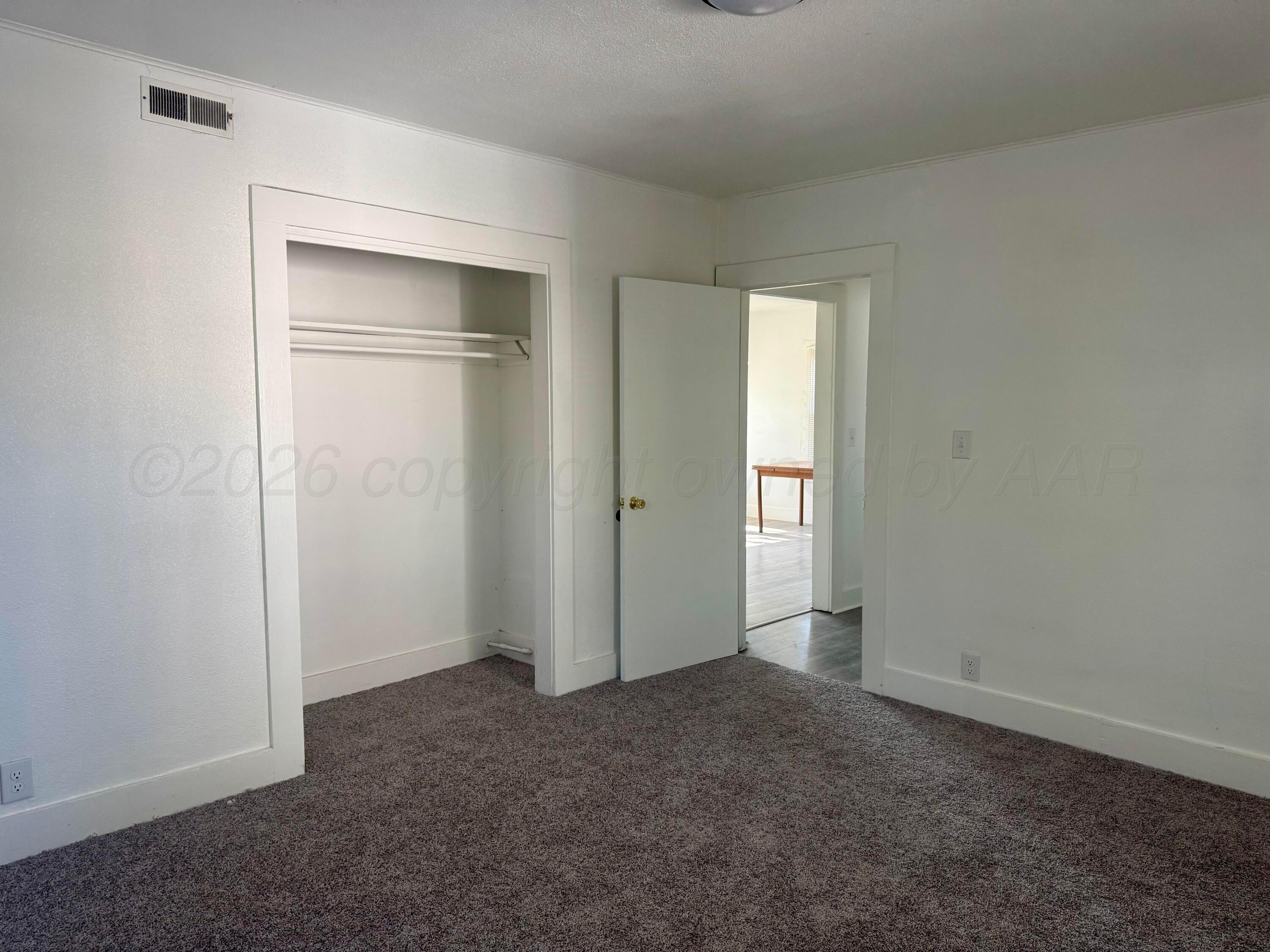 400 S Madden Street Property Photo 5