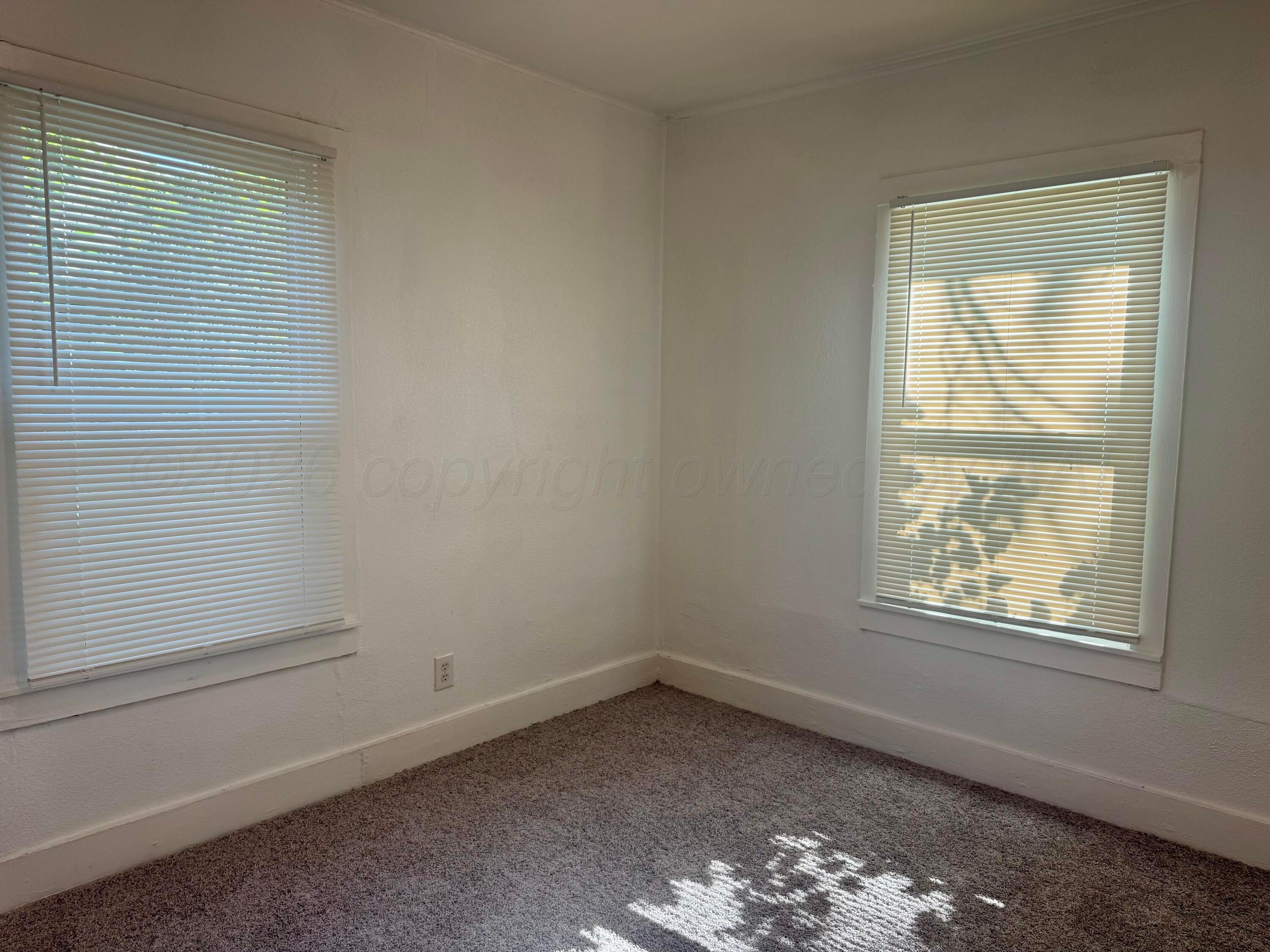 400 S Madden Street Property Photo 8
