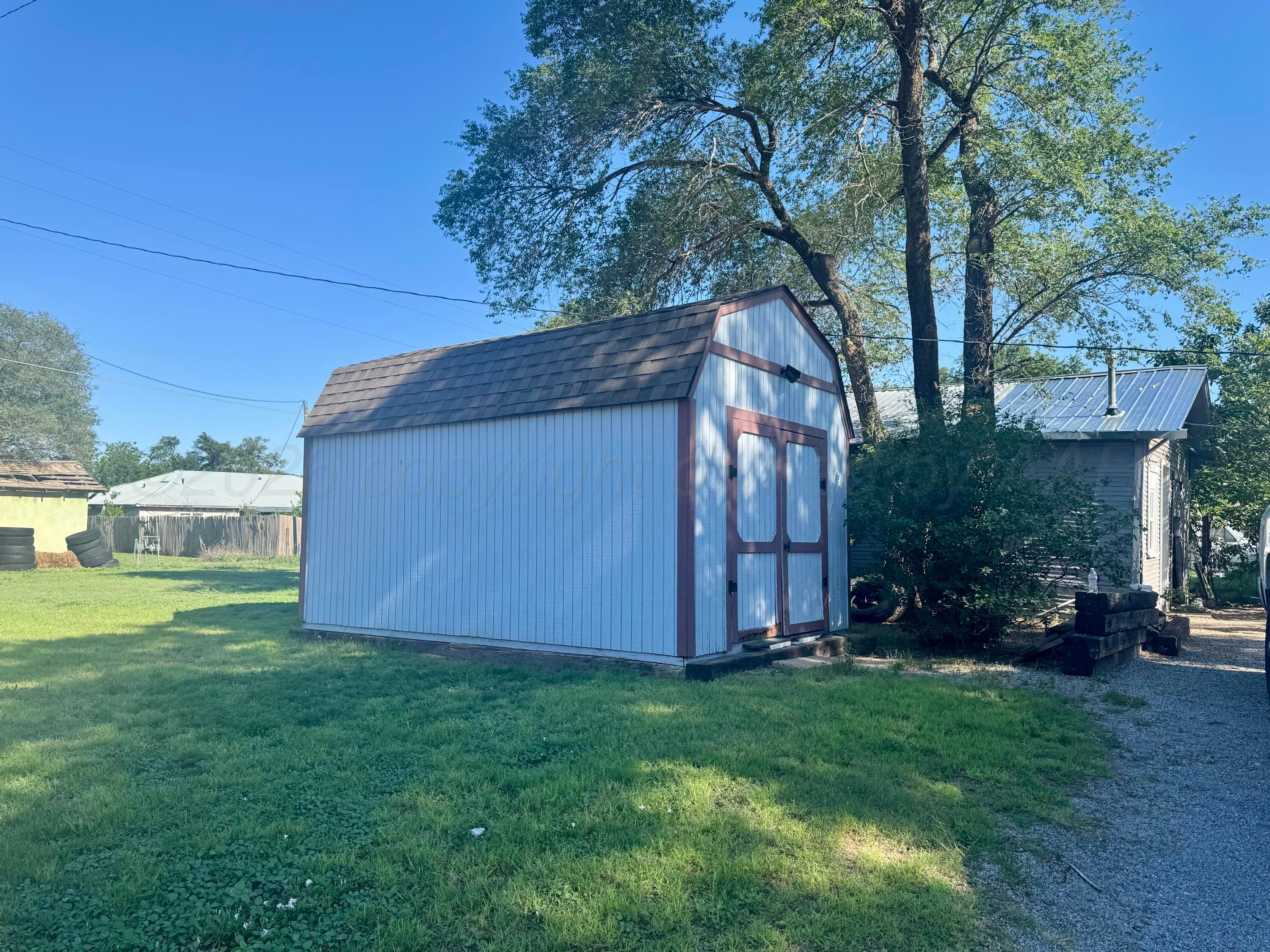 400 S Madden Street Property Photo 10