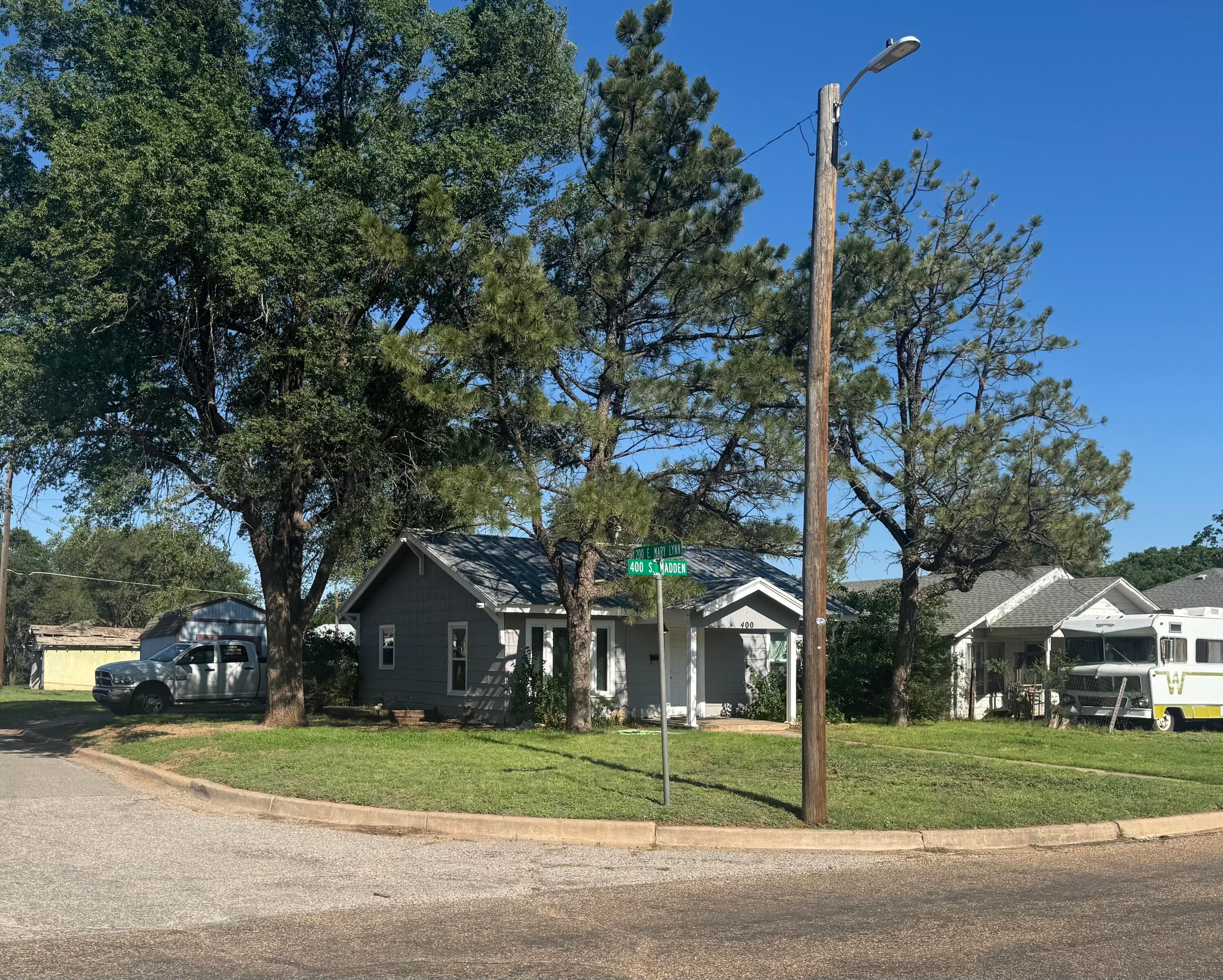 400 S Madden Street Property Photo 11