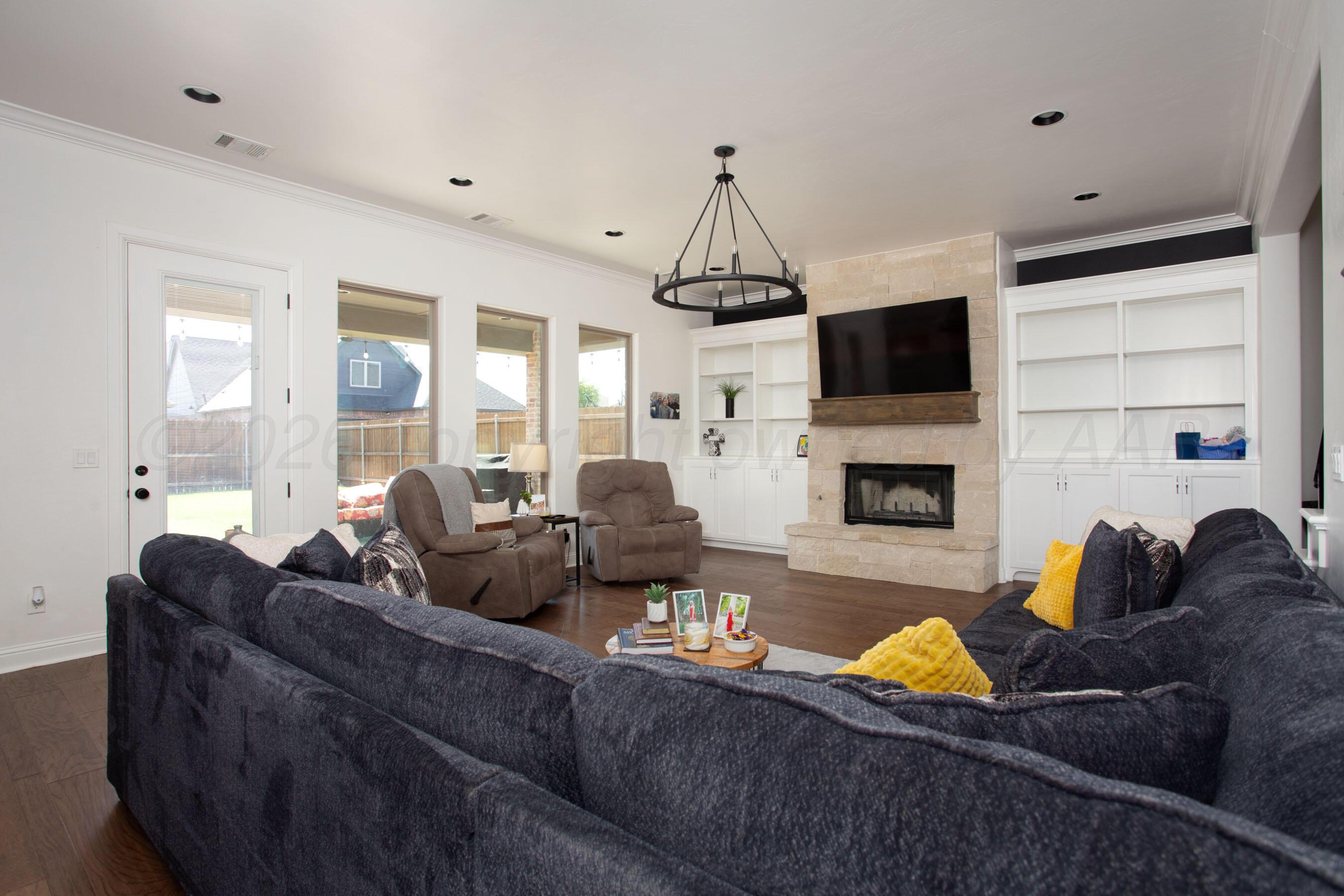 6109 Time Square Property Photo 4