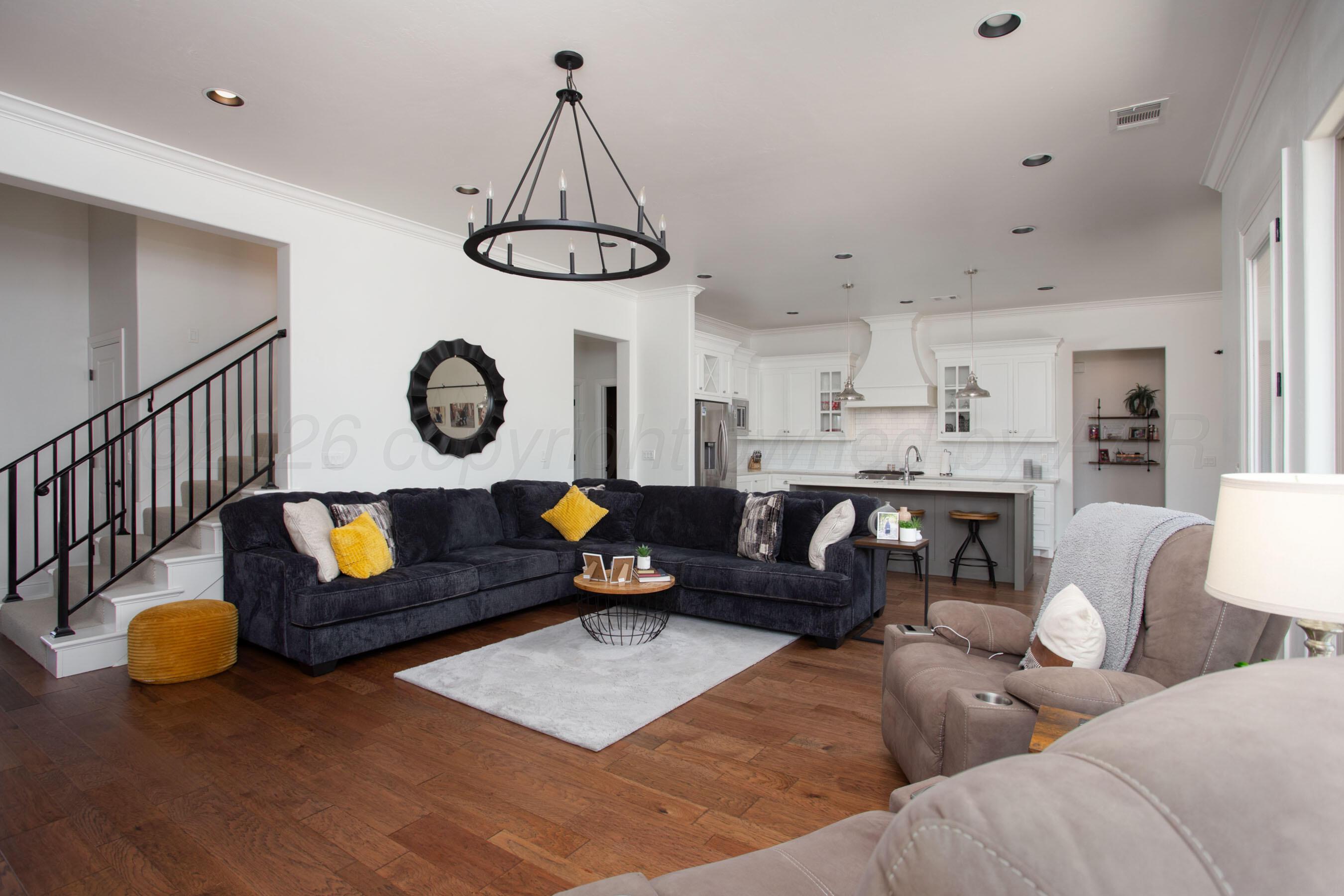 6109 Time Square Property Photo 6