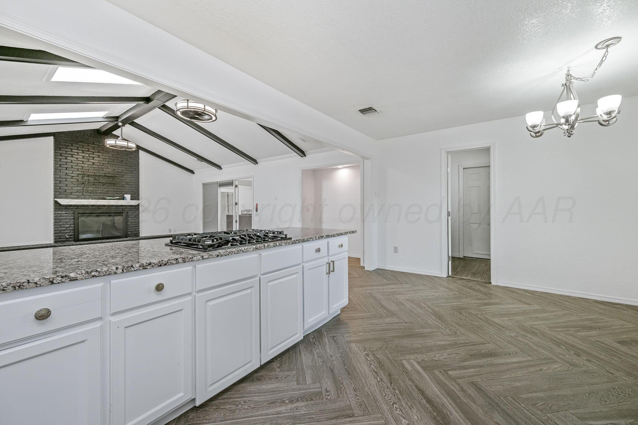 4015 Oakhurst Drive Property Photo 7