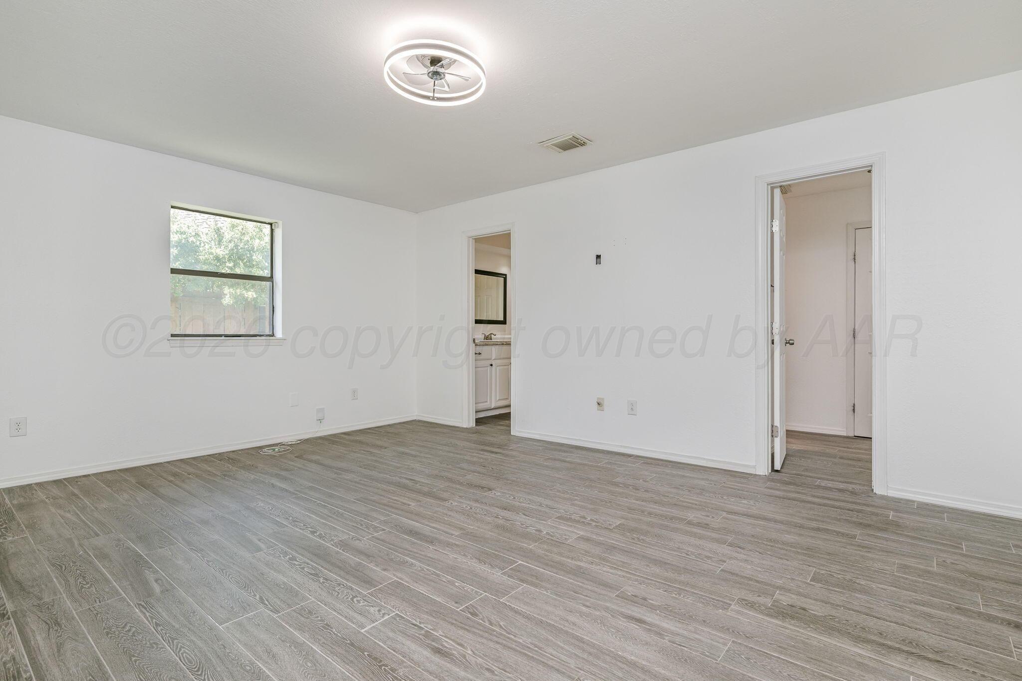 4015 Oakhurst Drive Property Photo 14