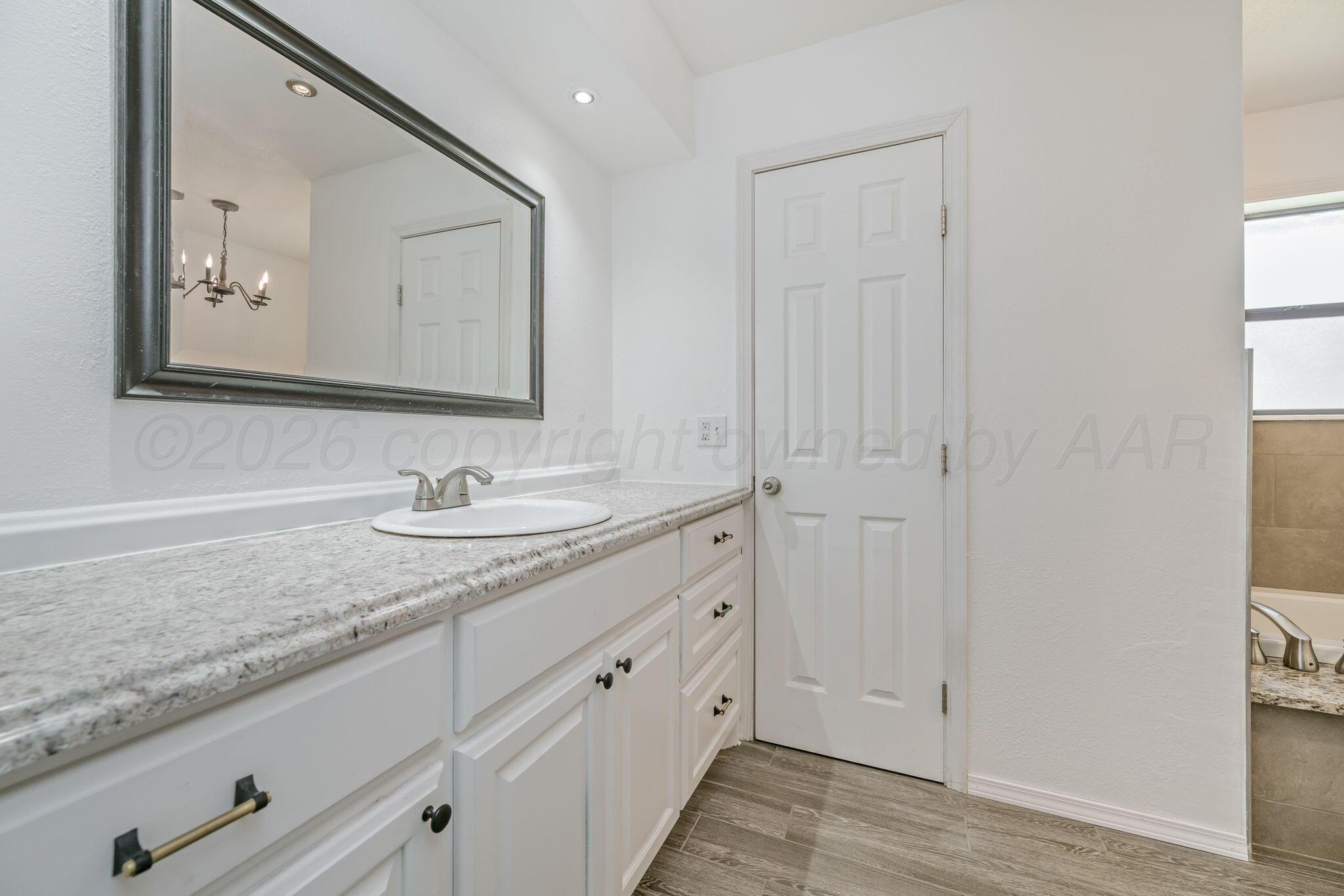 4015 Oakhurst Drive Property Photo 15