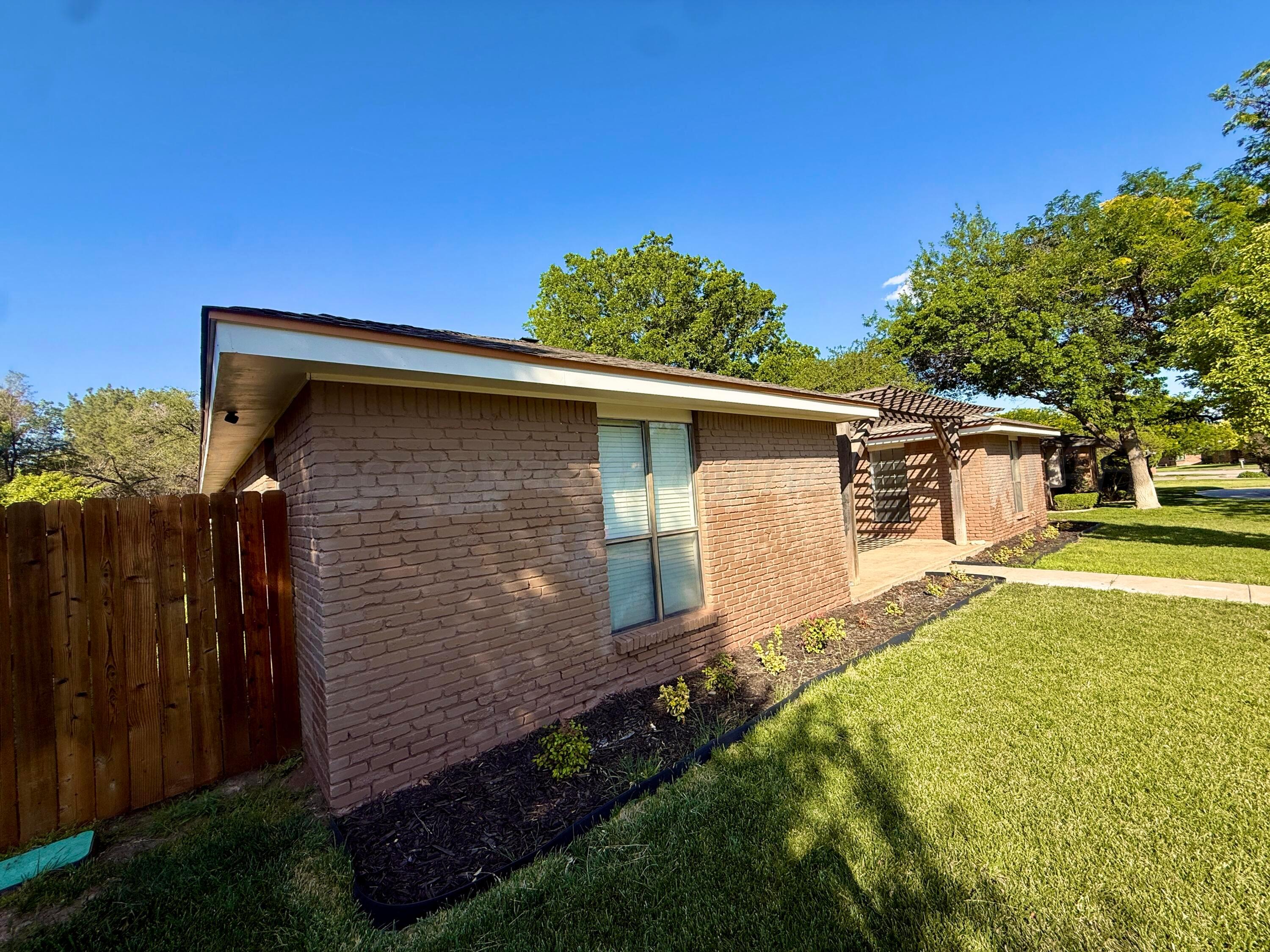 4015 Oakhurst Drive Property Photo 25