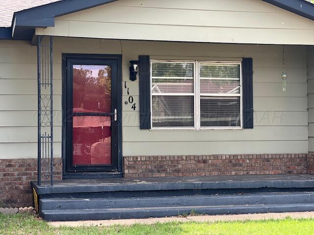 1104 S Haney Street Property Photo 2