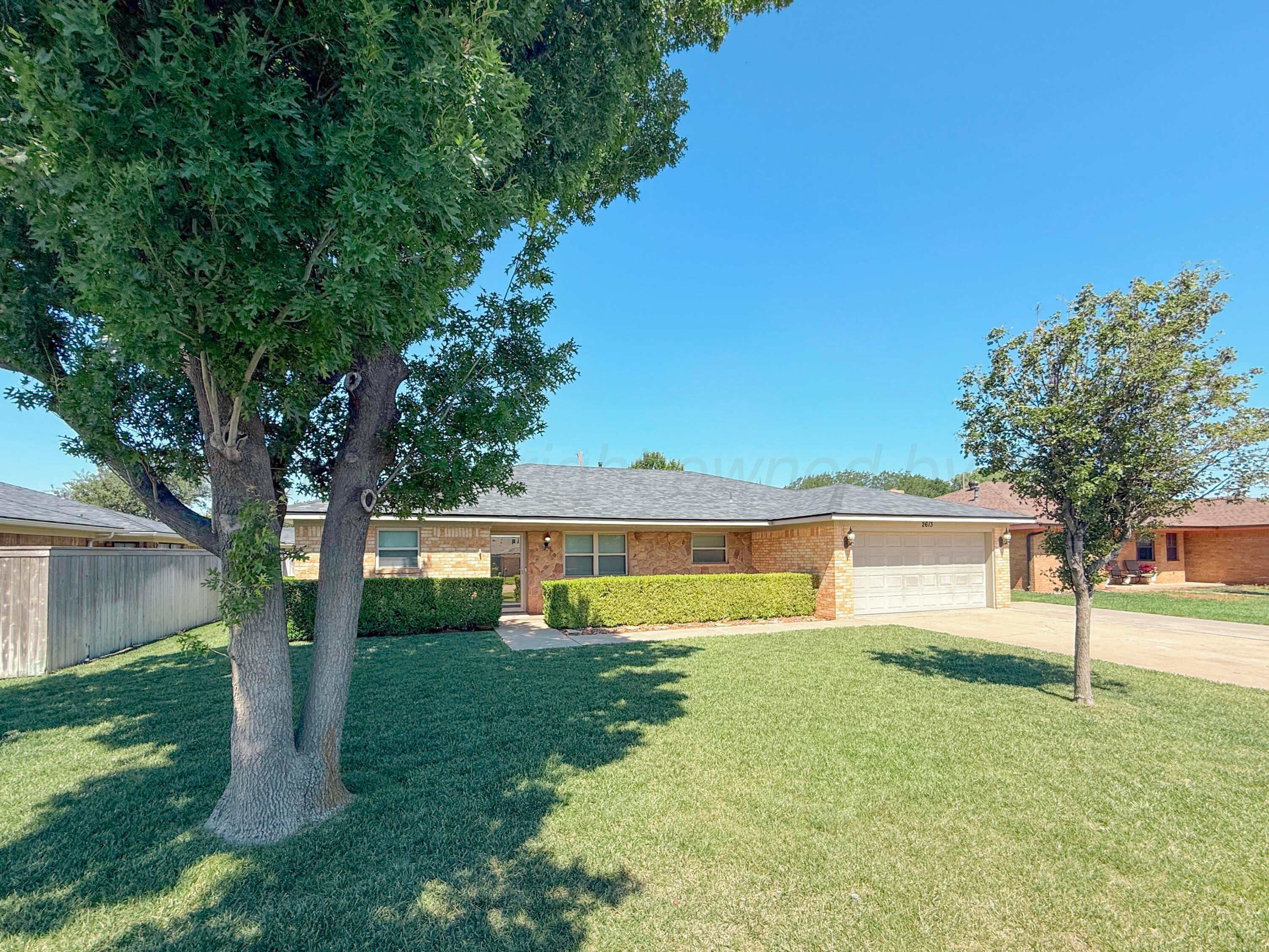 2613 N Fir Street Property Photo 4