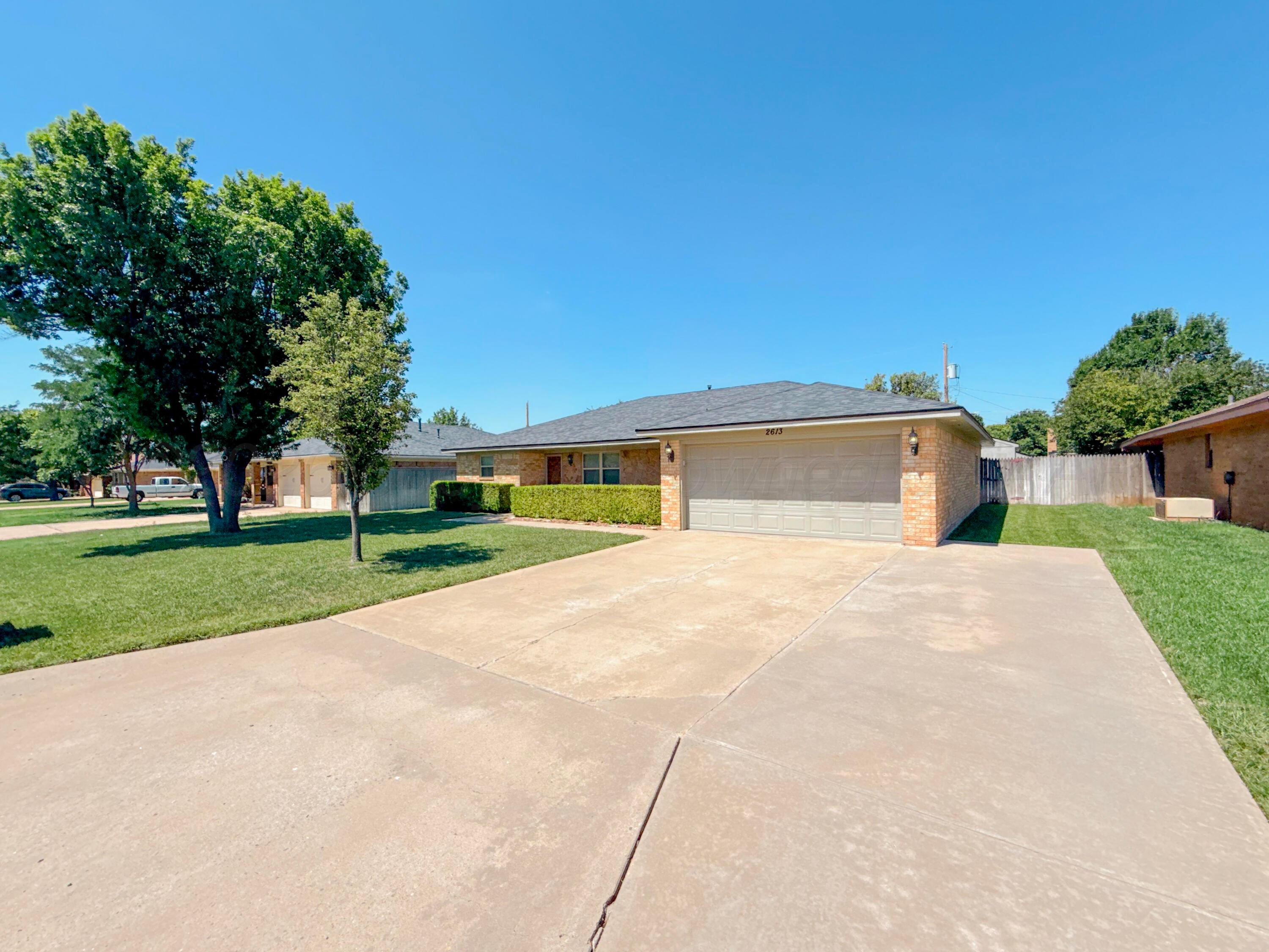 2613 N Fir Street Property Photo 6