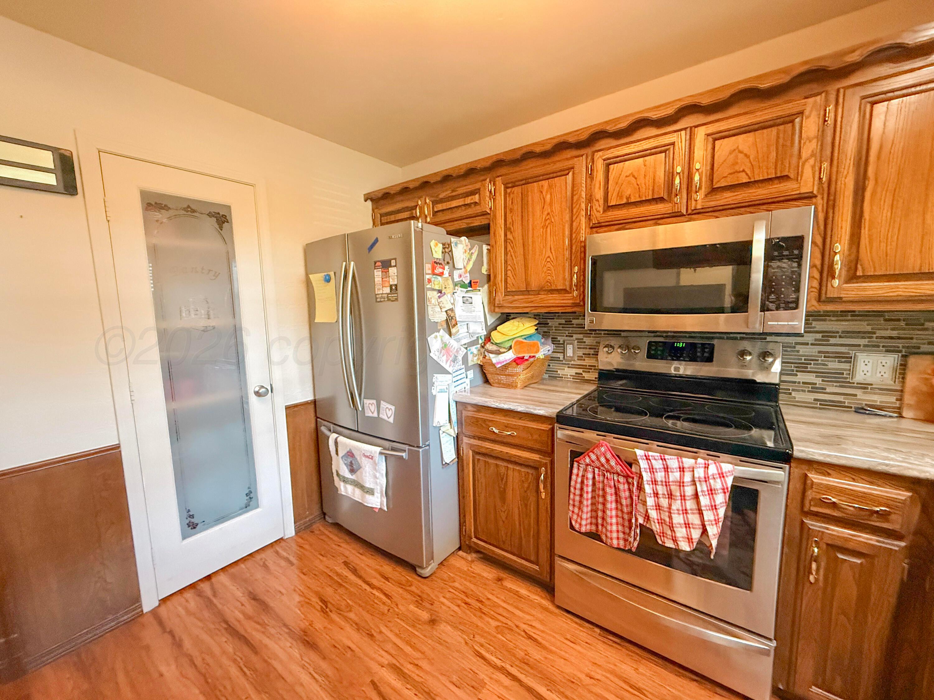 2613 N Fir Street Property Photo 9