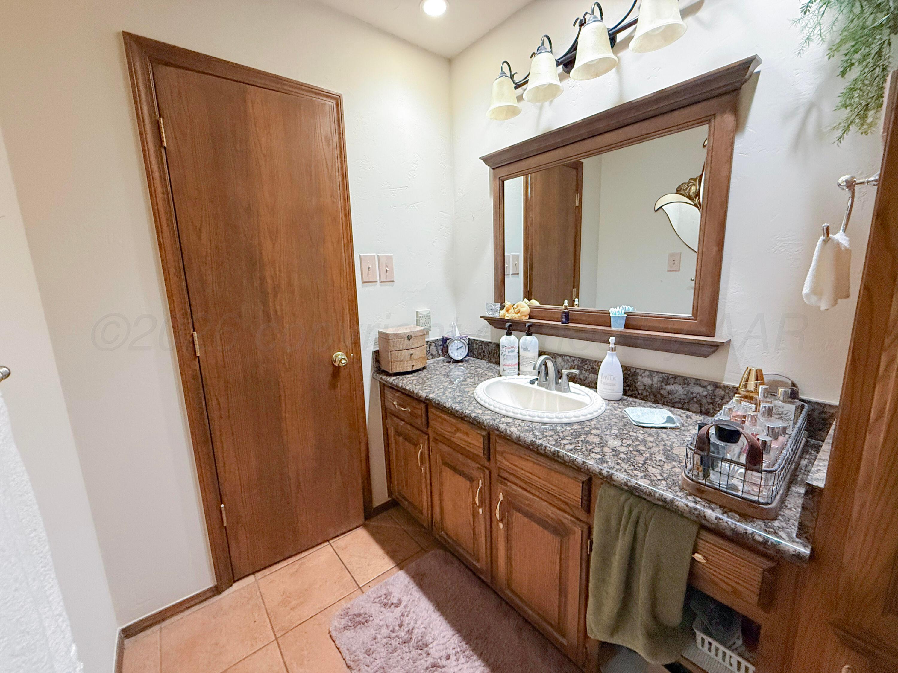 2613 N Fir Street Property Photo 16