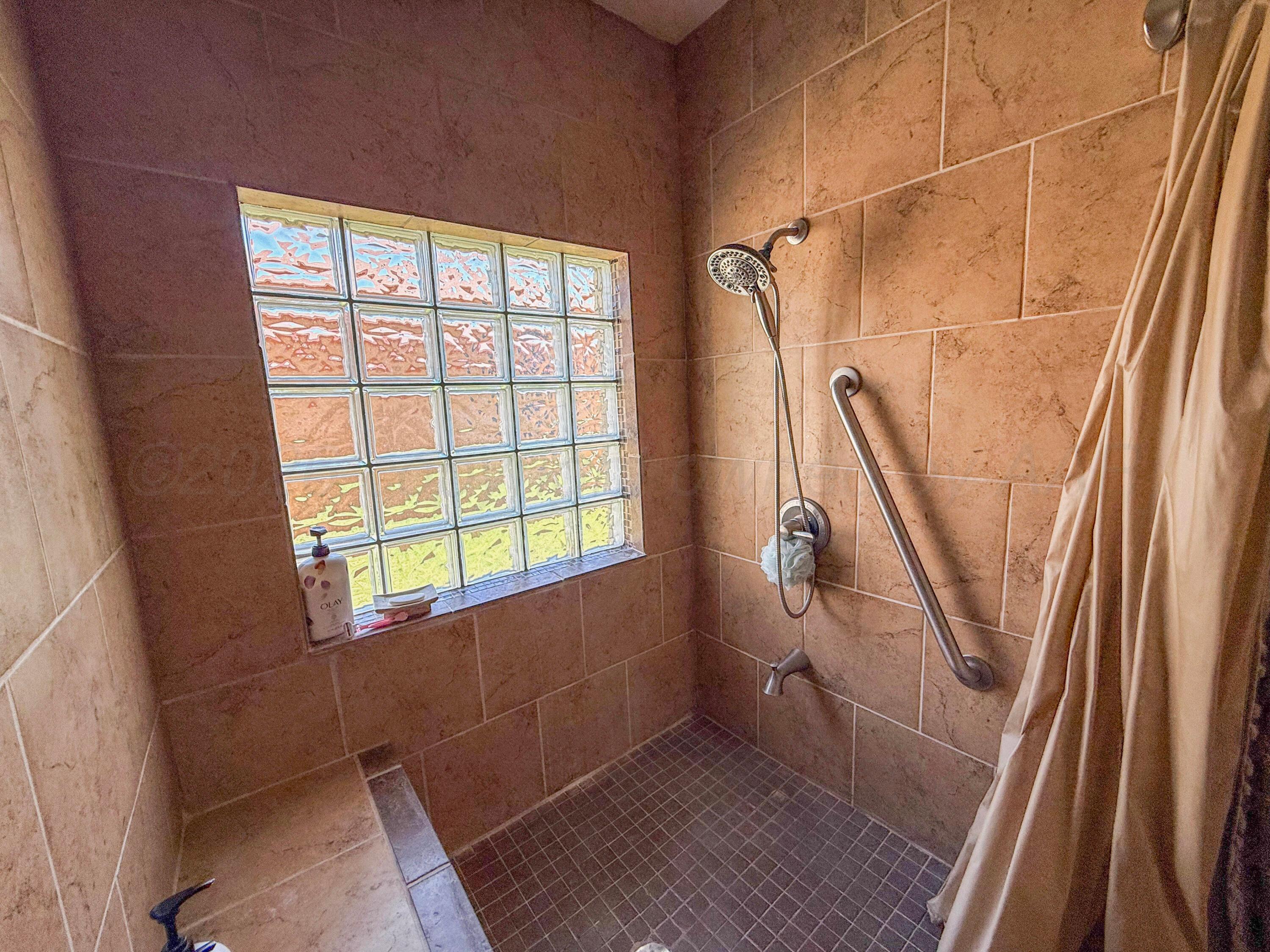 2613 N Fir Street Property Photo 17
