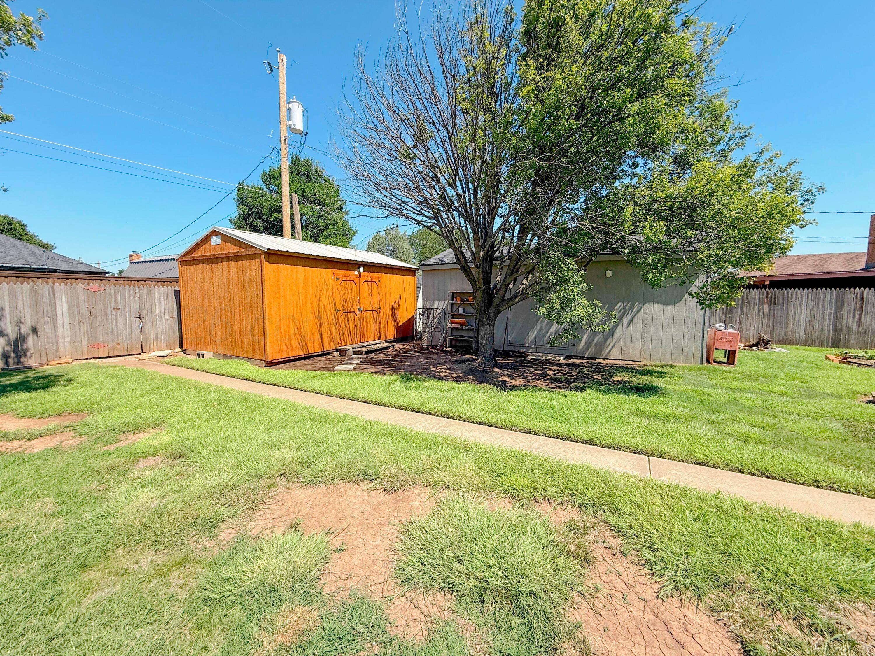 2613 N Fir Street Property Photo 28