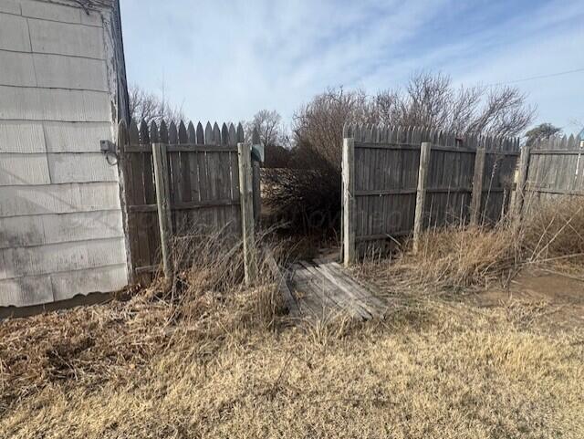 410 Maple Street Property Photo 6