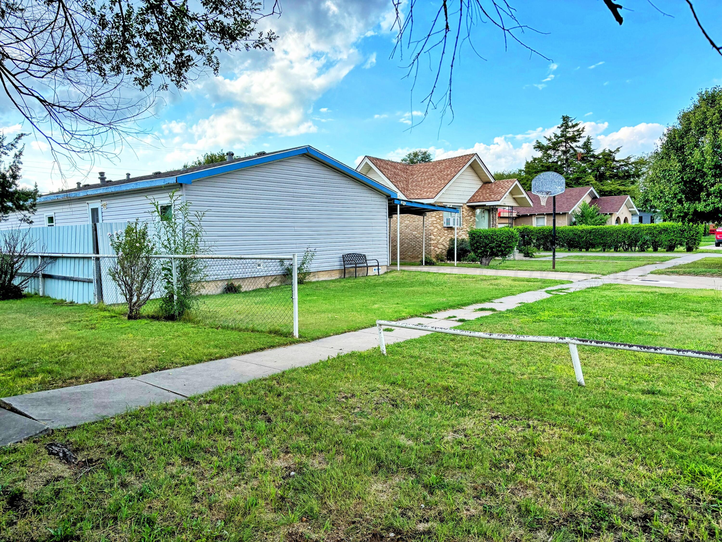 1010 S Baylor Street Property Photo 2