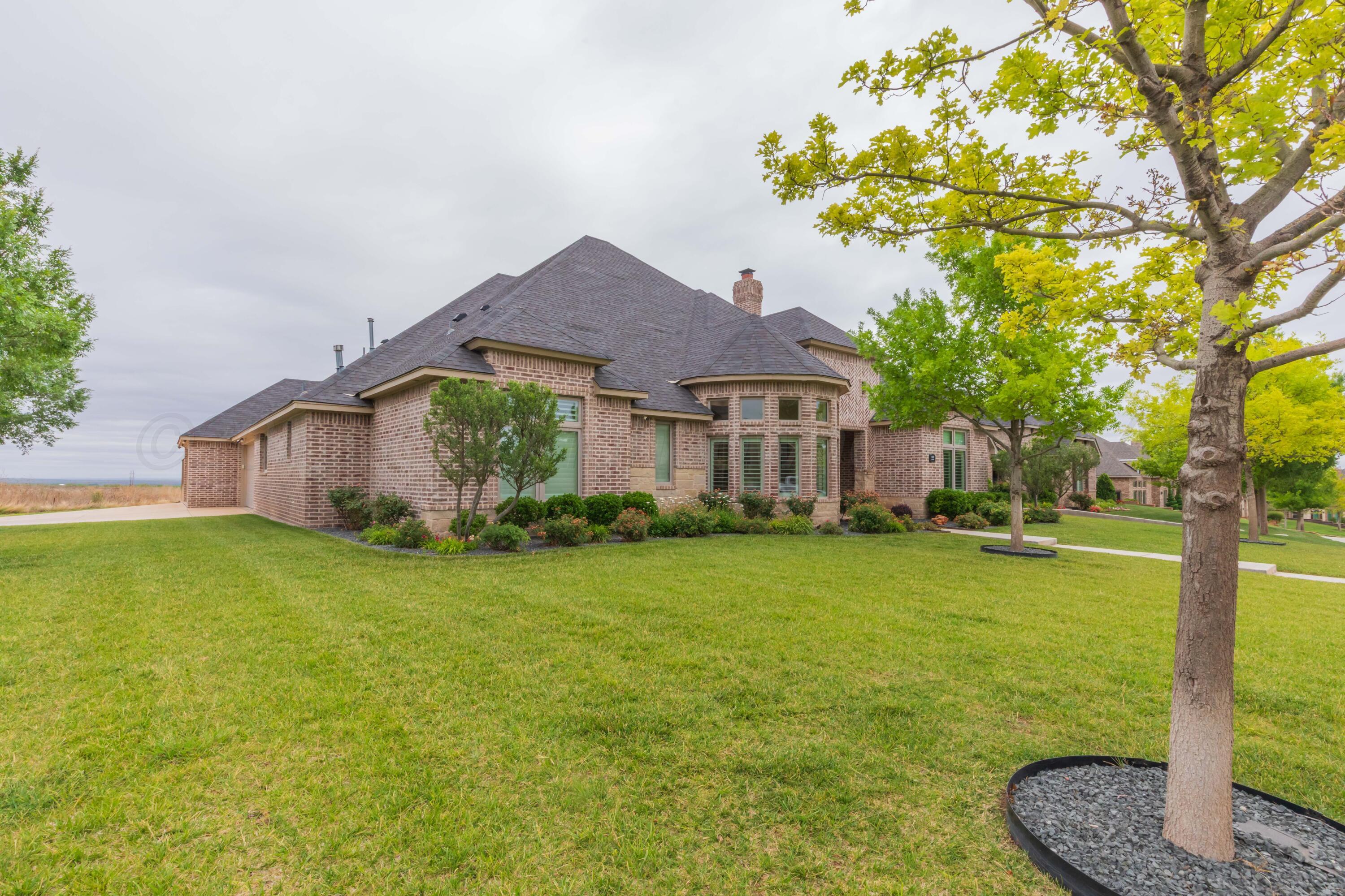 6410 Basswood Lane Property Photo 3