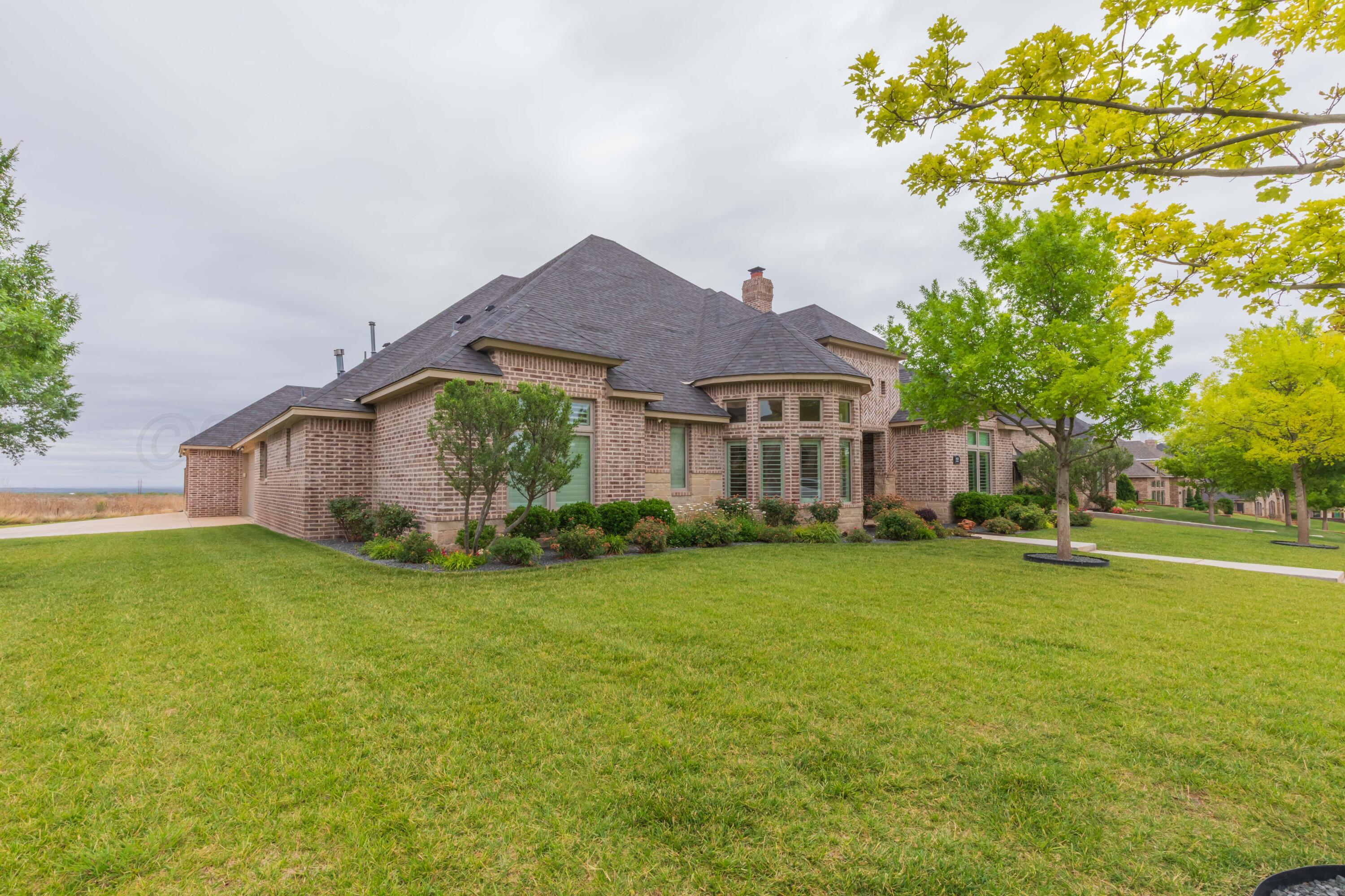 6410 Basswood Lane Property Photo 4