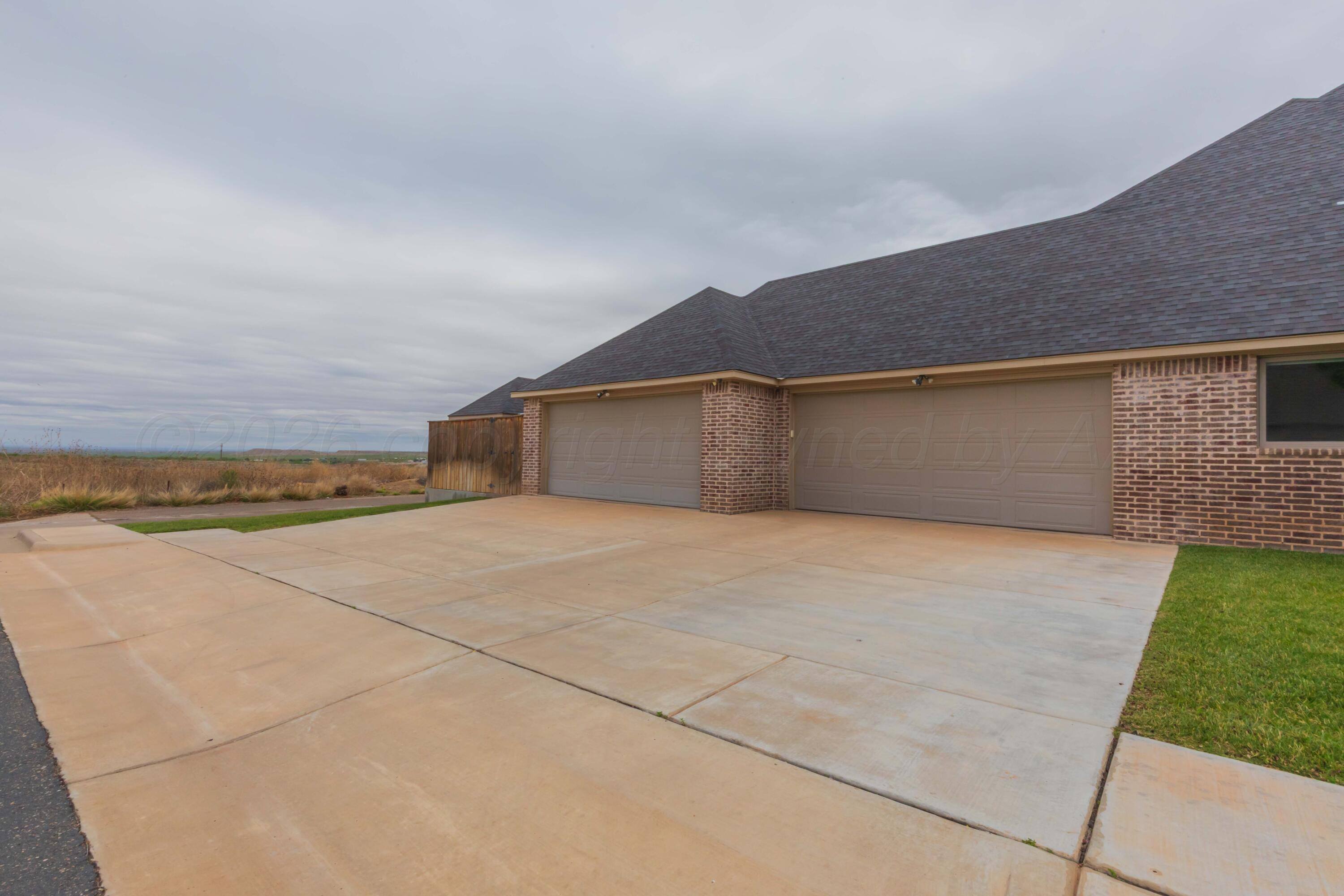 6410 Basswood Lane Property Photo 6