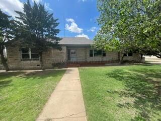 521 W Broadway Avenue Property Photo 1