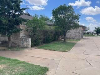 521 W Broadway Avenue Property Photo 4