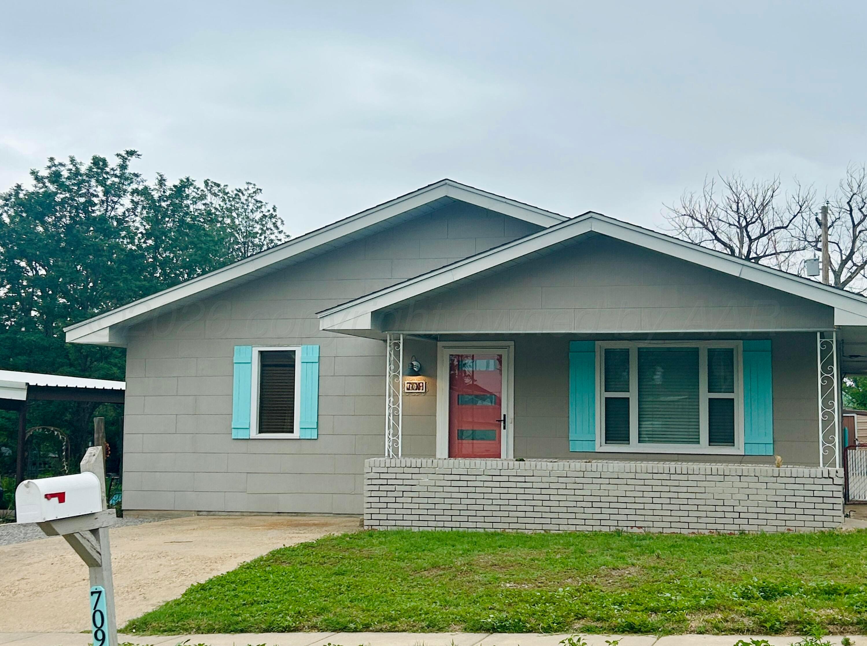 709 S 6th Street Property Photo 1