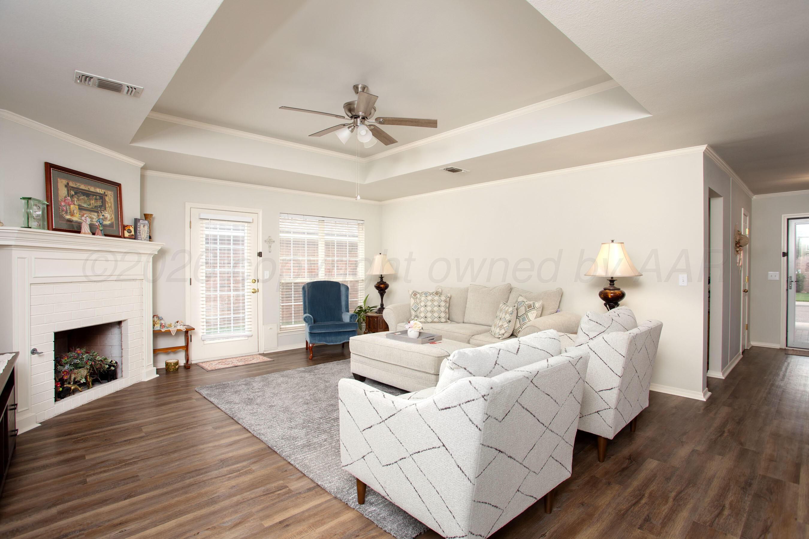 6206 Oakcrest Lane Property Photo 2