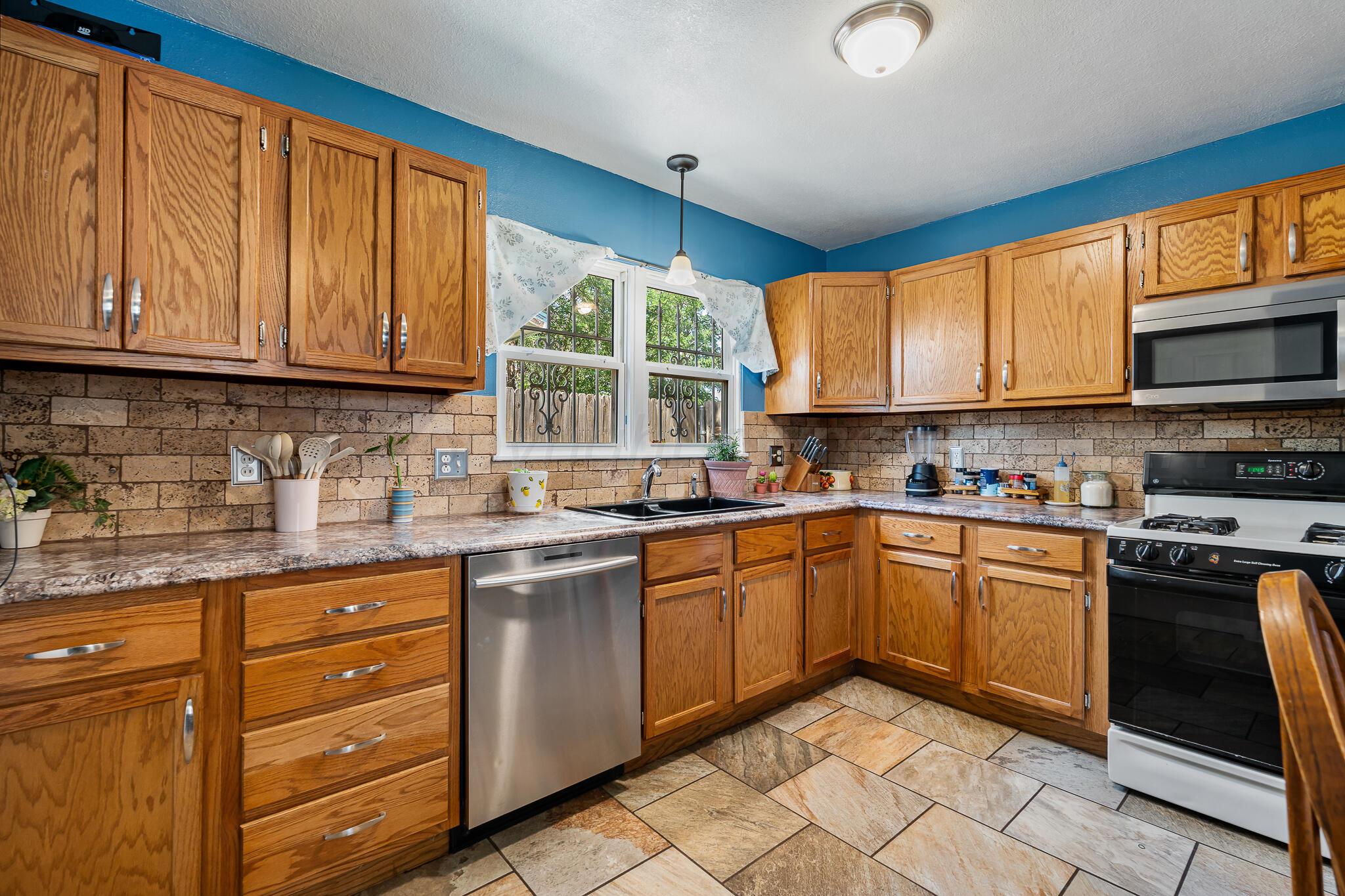 2811 Carter Street Property Photo 7