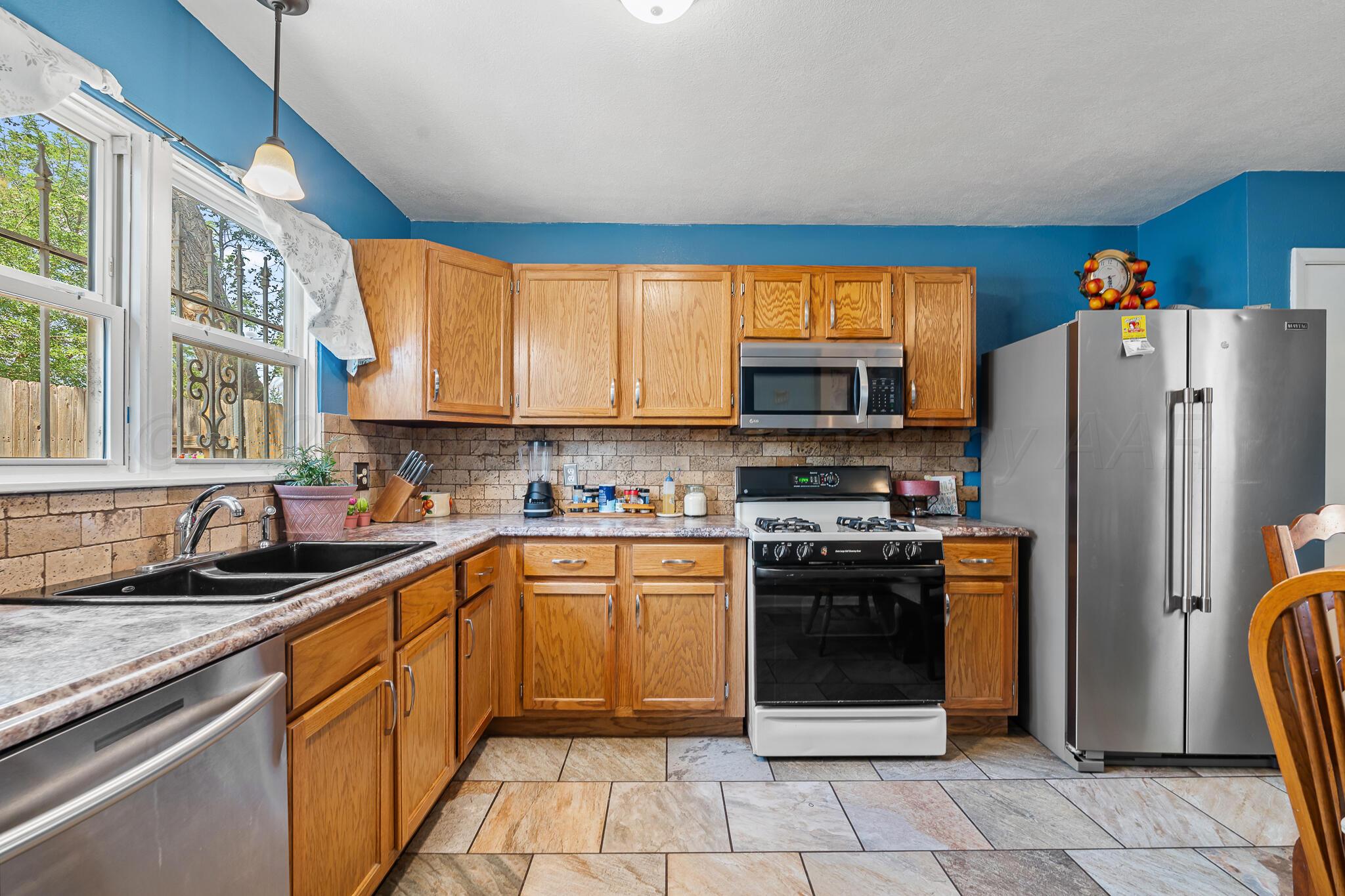 2811 Carter Street Property Photo 8