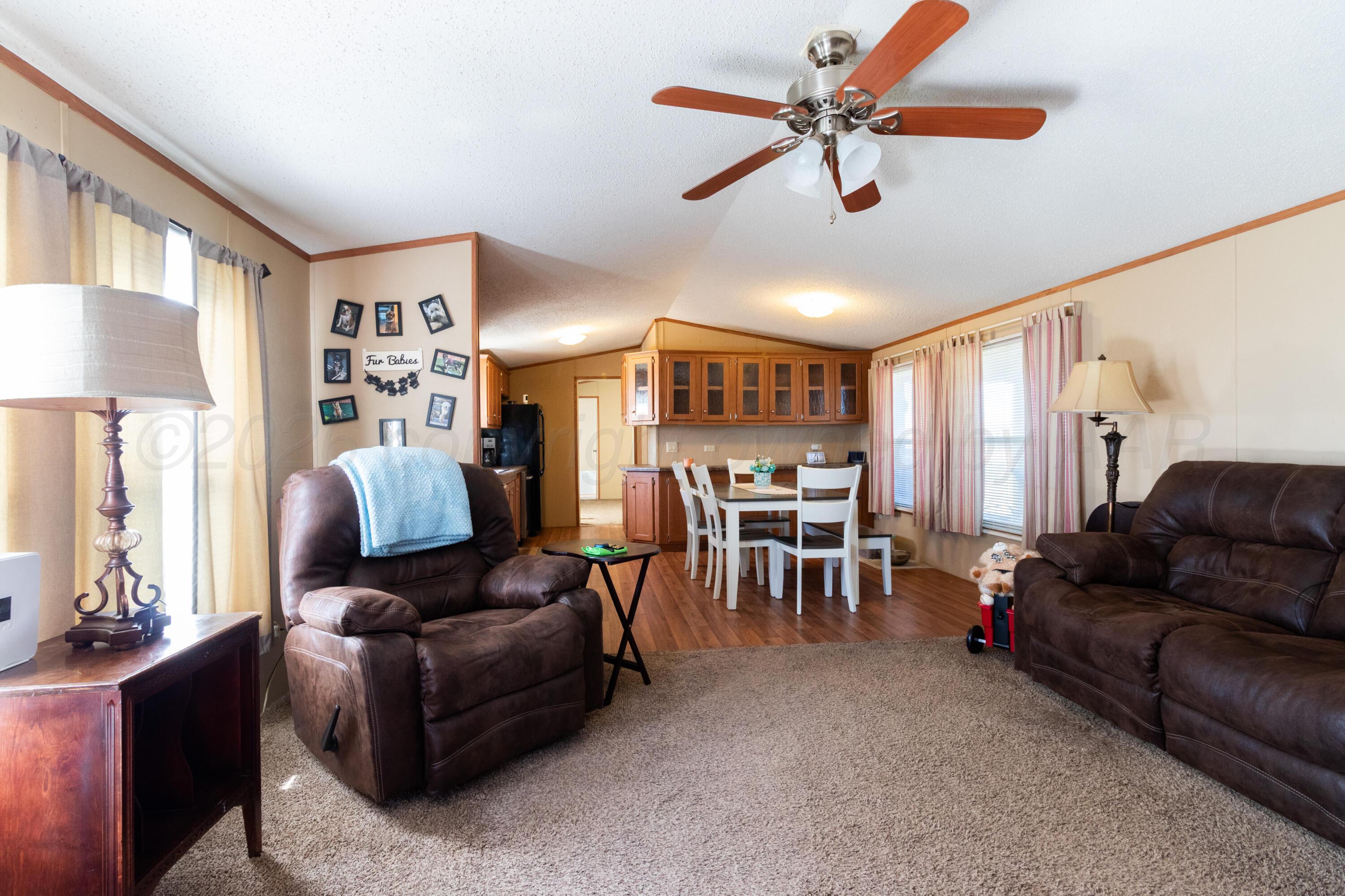 2420 E Willow Creek Drive Property Photo 7