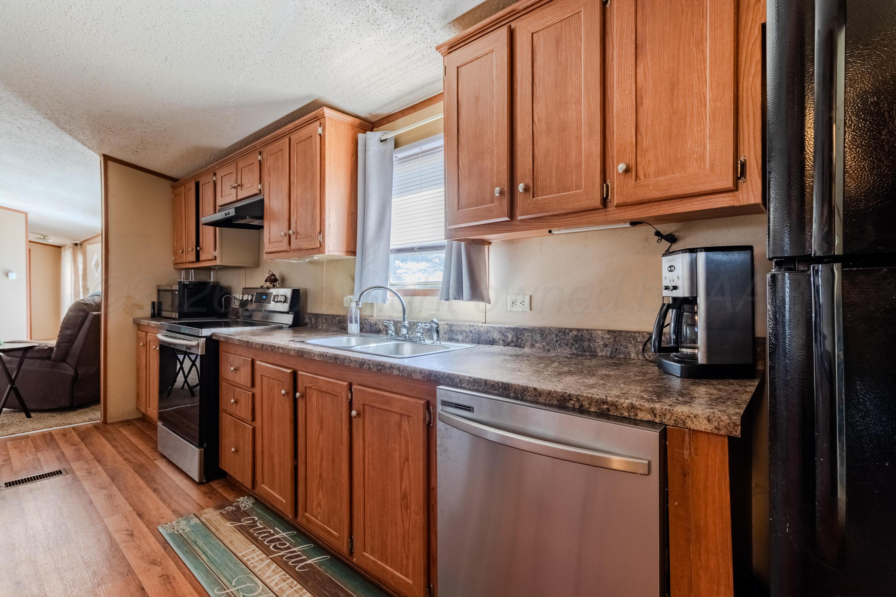 2420 E Willow Creek Drive Property Photo 13