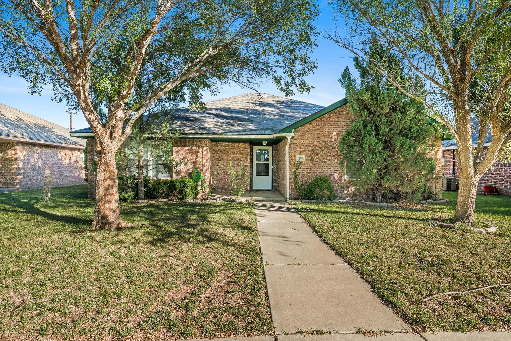 1803 SE 36th Avenue Property Photo 1