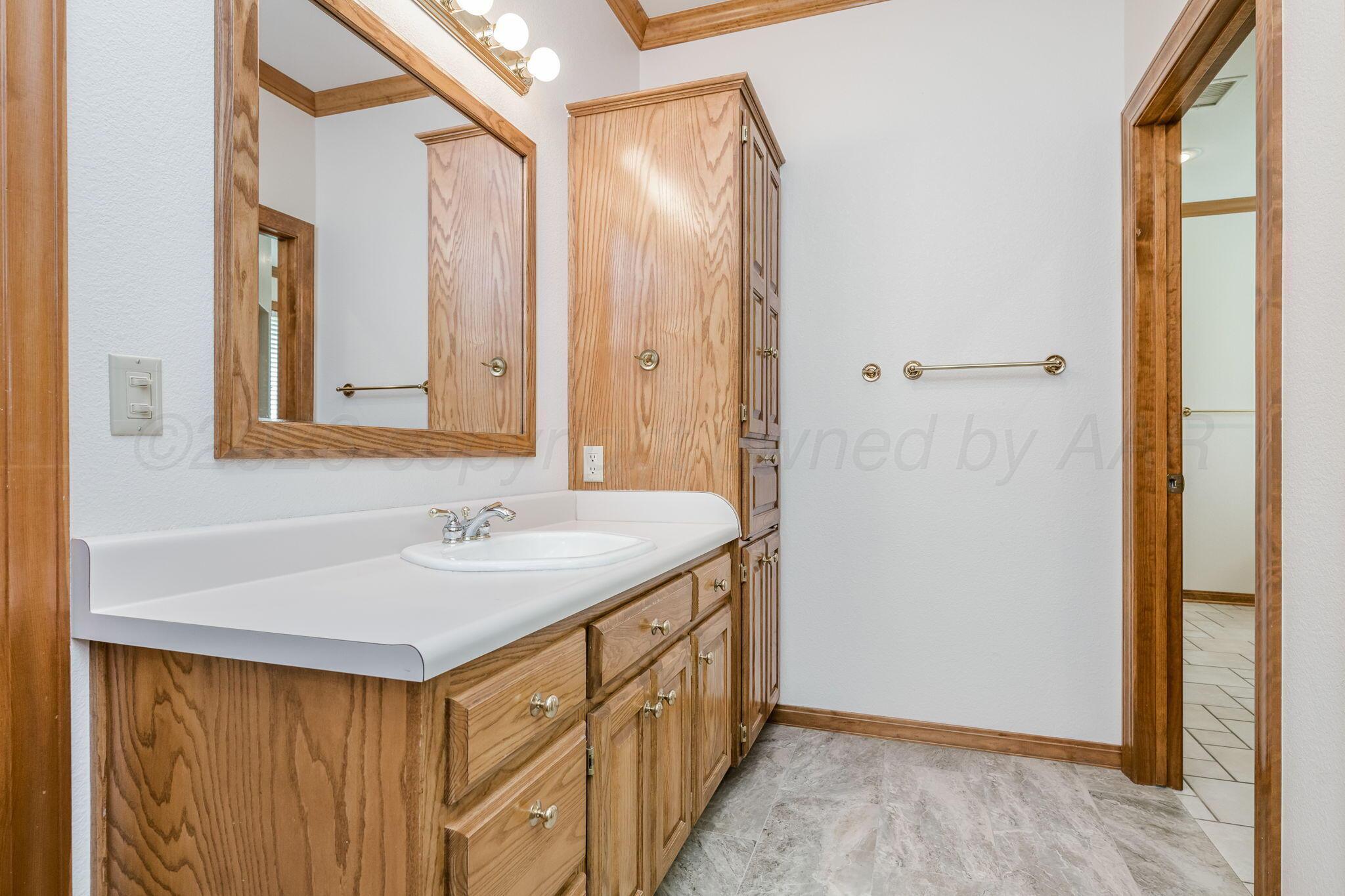 205 S Timbercreek Drive Property Photo 18