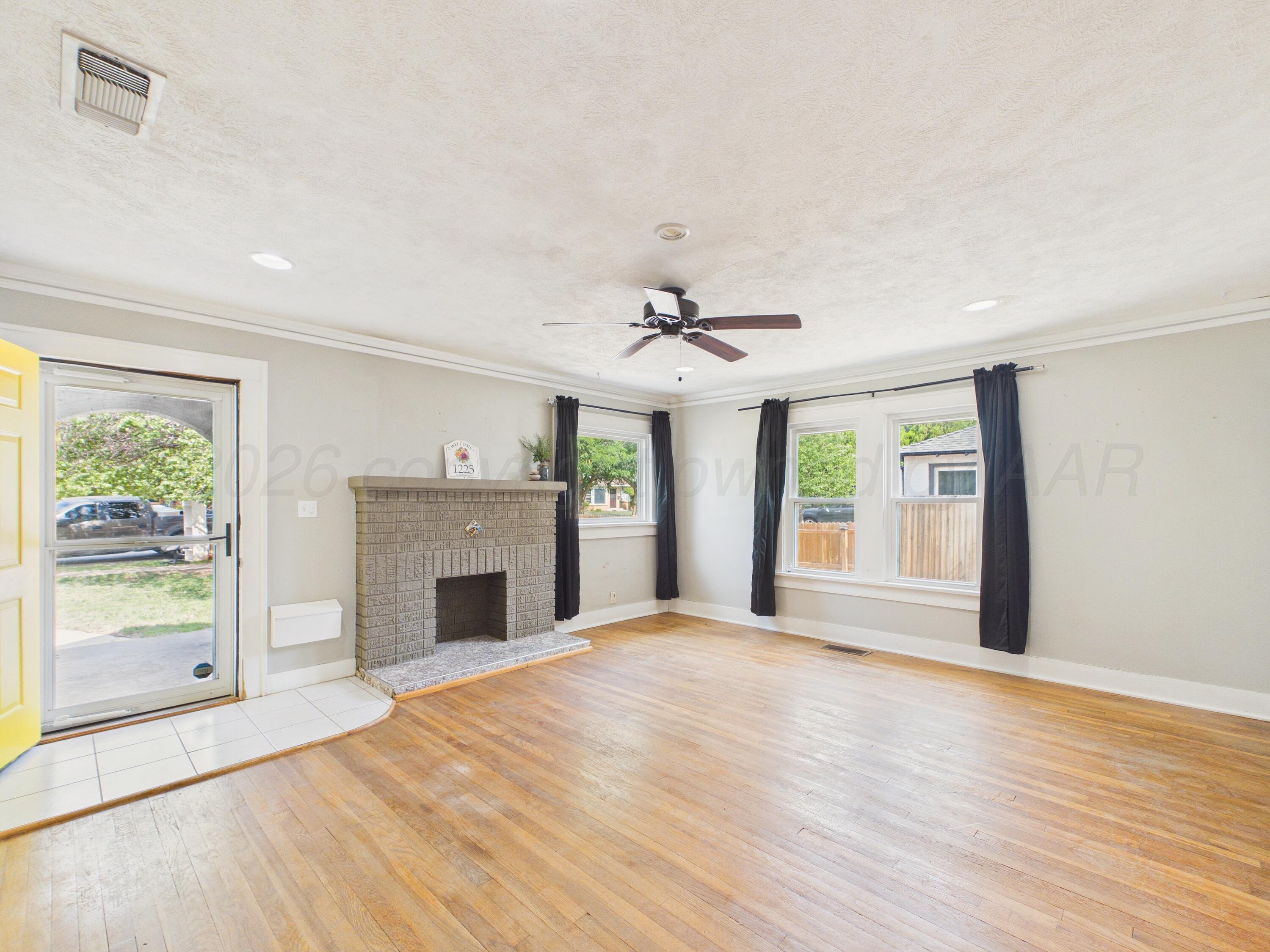 1225 S Bonham Street Property Photo 3