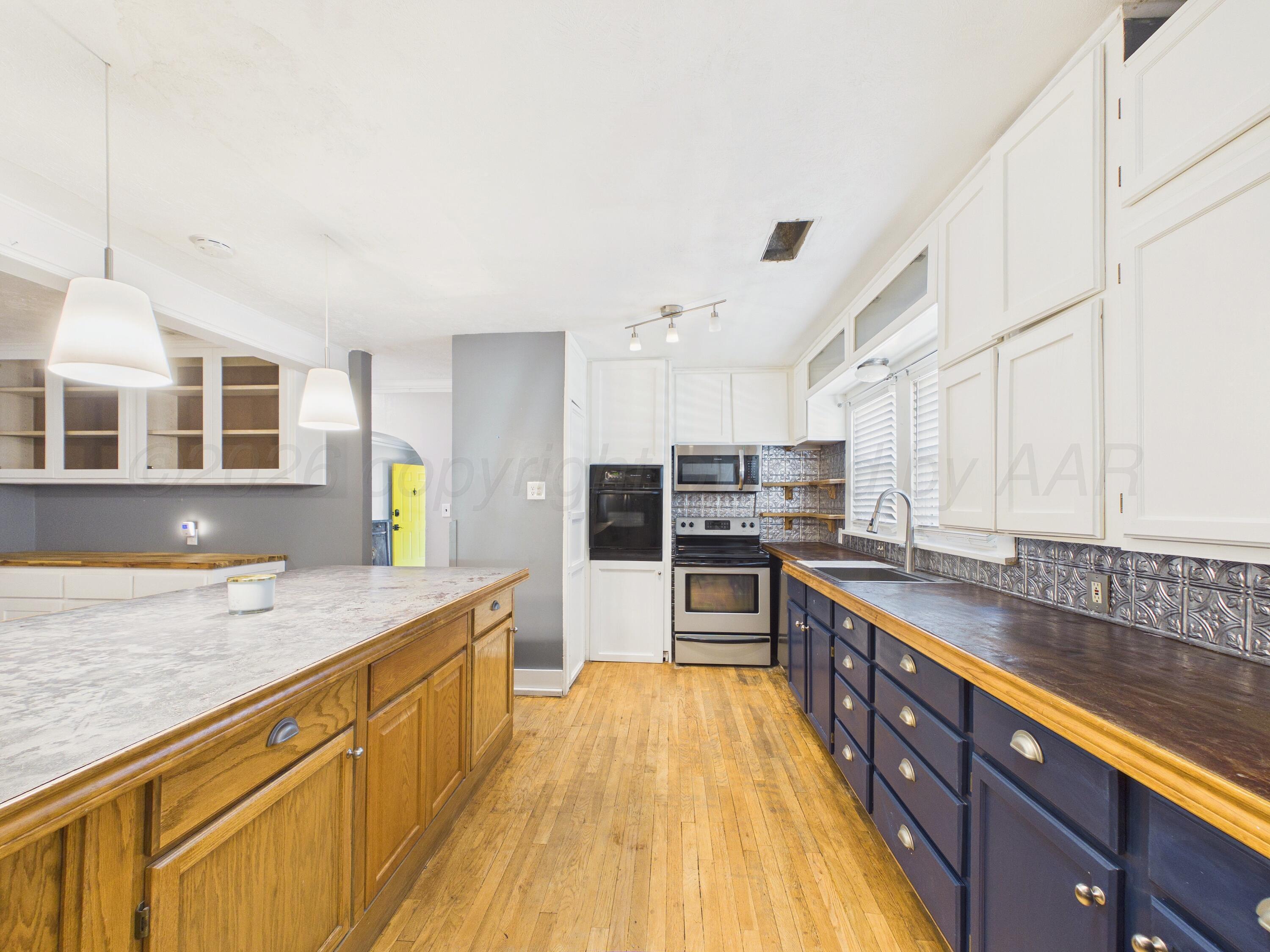 1225 S Bonham Street Property Photo 14