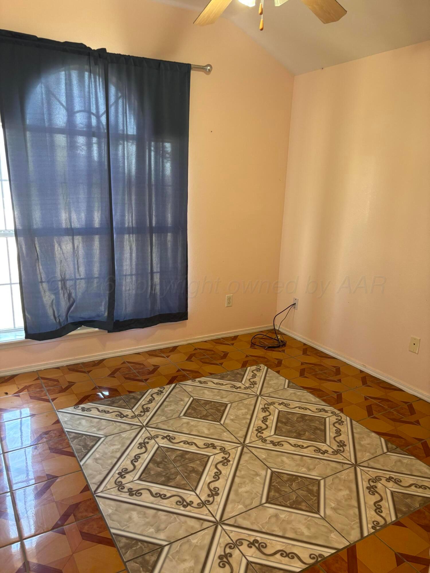 1319 N Cleveland Street Property Photo 11