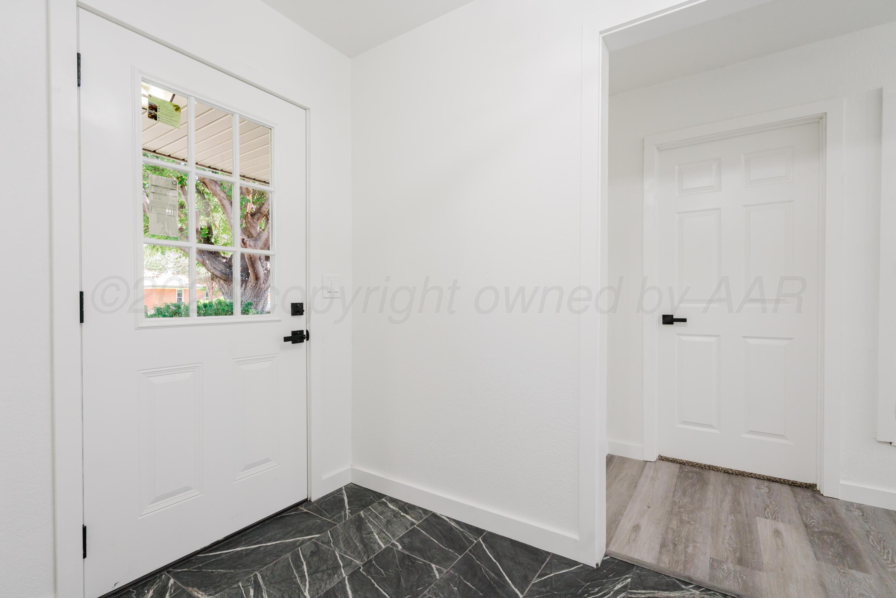 7505 Dreyfuss Drive Property Photo 6