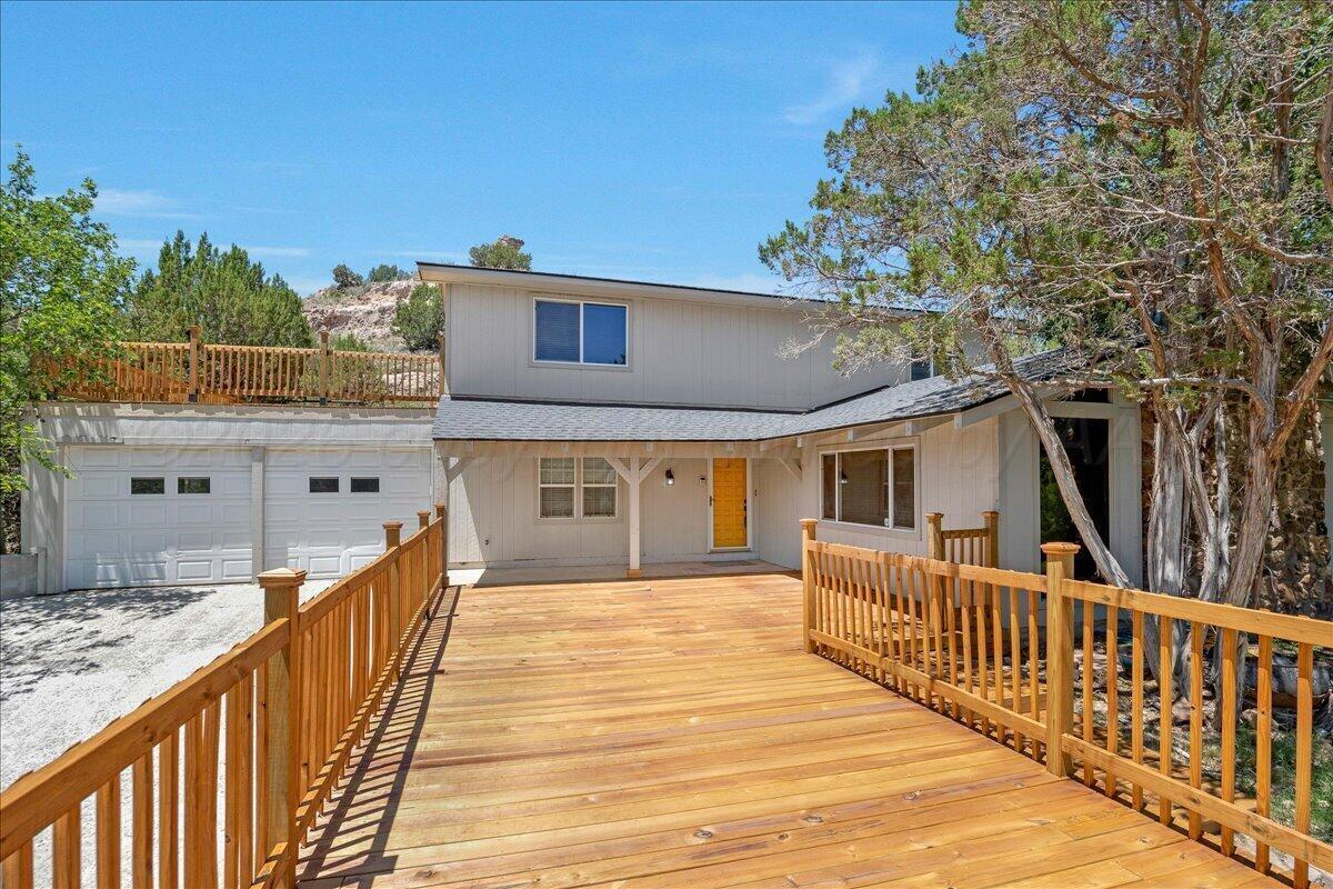 522 S Shore Drive Property Photo 5