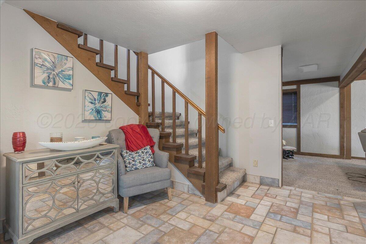 522 S Shore Drive Property Photo 6