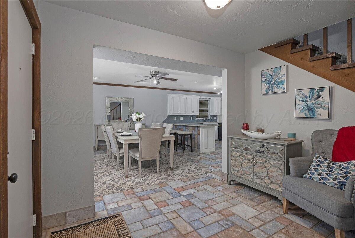 522 S Shore Drive Property Photo 7