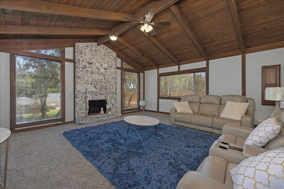 522 S Shore Drive Property Photo 9
